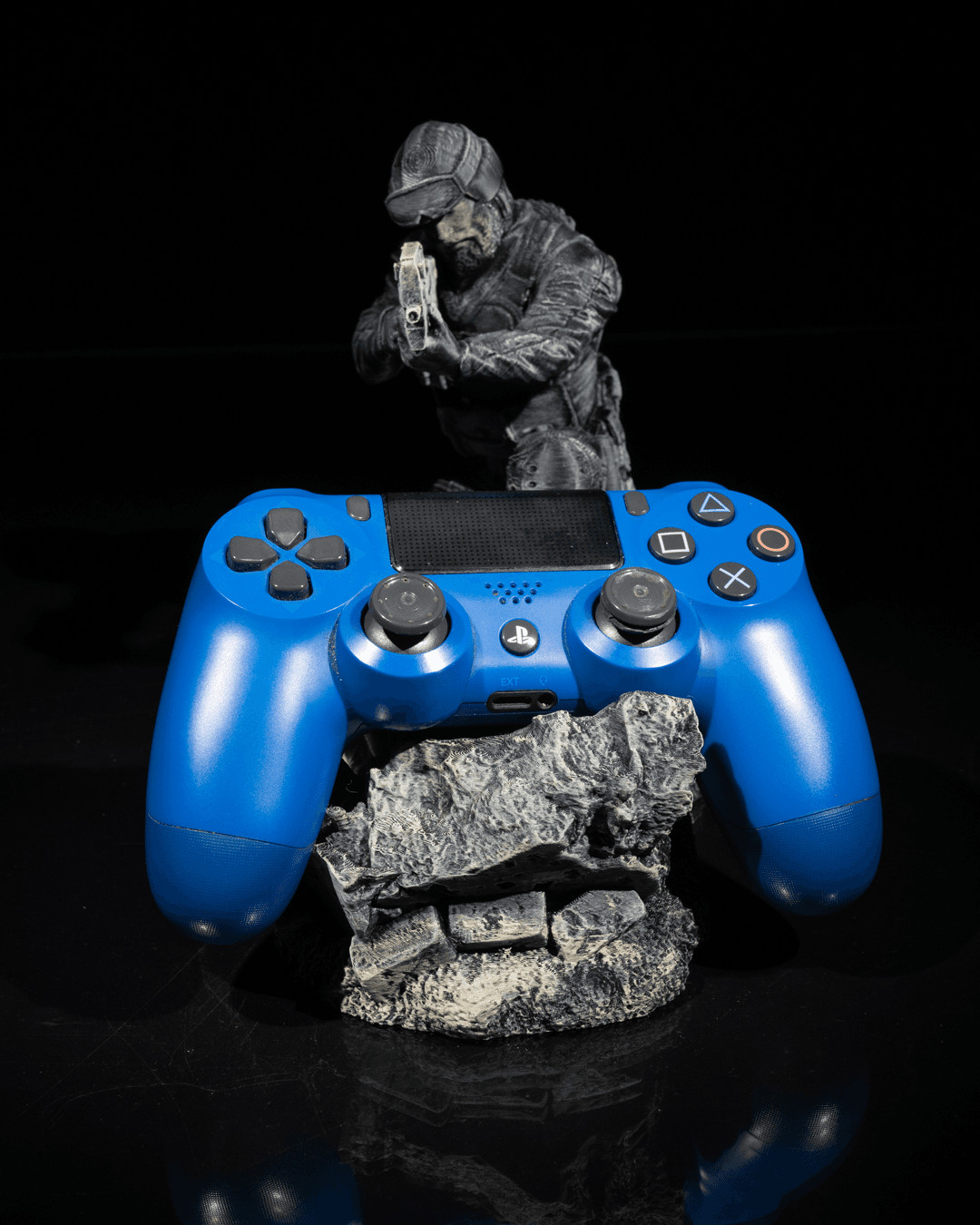 Barricade Soldier Controller Holder – 3D Printed Military Gaming Stand |