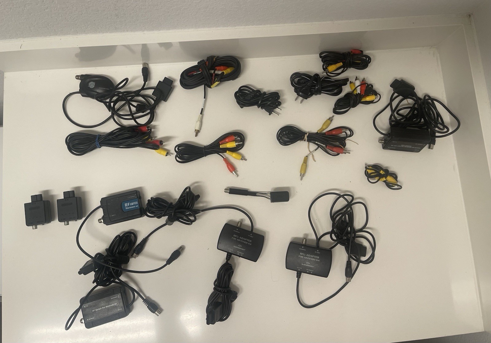 Vintage Retro Gaming Cable Lot – Nintendo 64 / SNES / Sega AV & RF Adapters