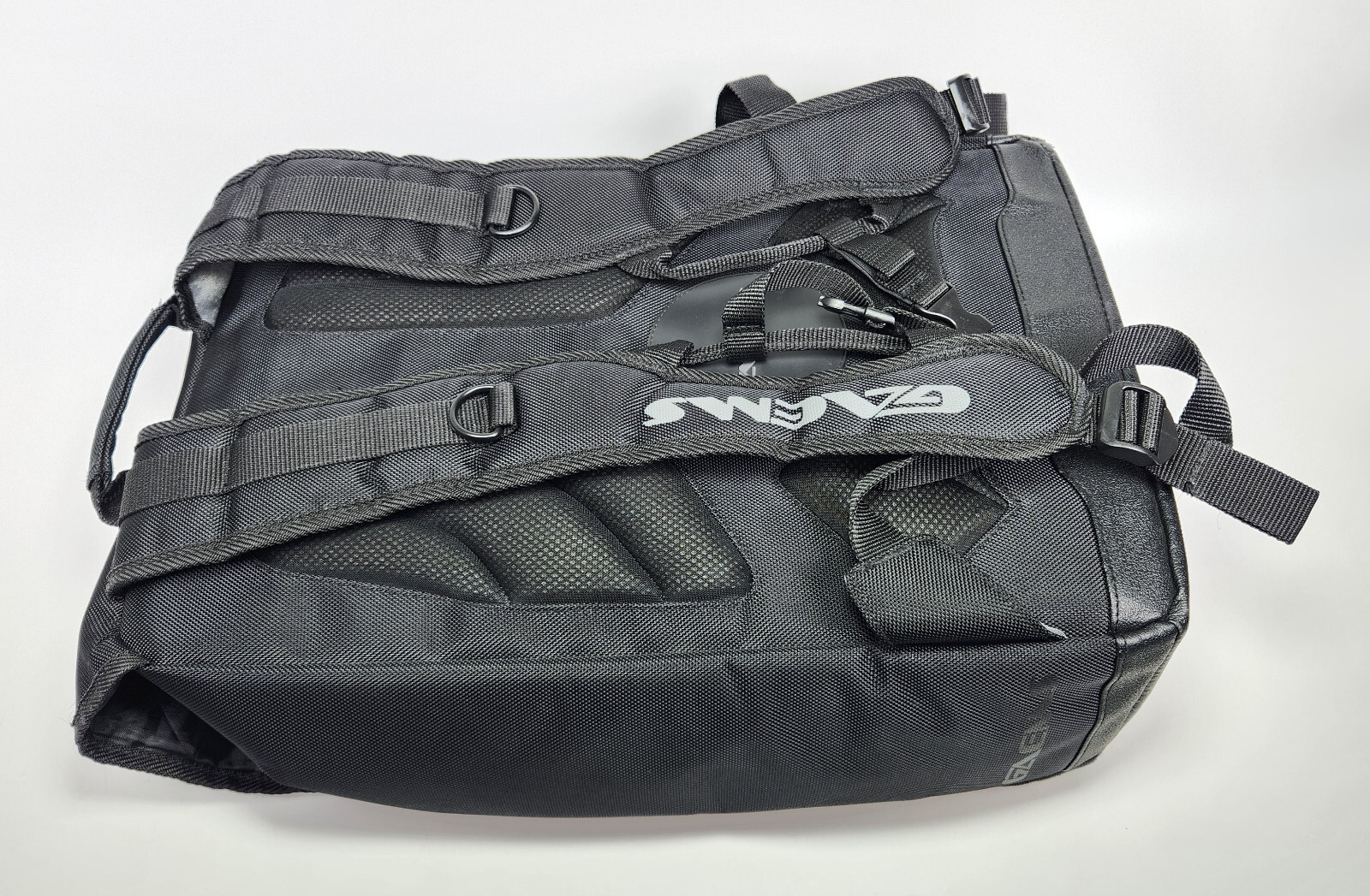 Gaems Portable Gaming Backpack Universal Travel Xbox PS4 PS3 Black Computer USED