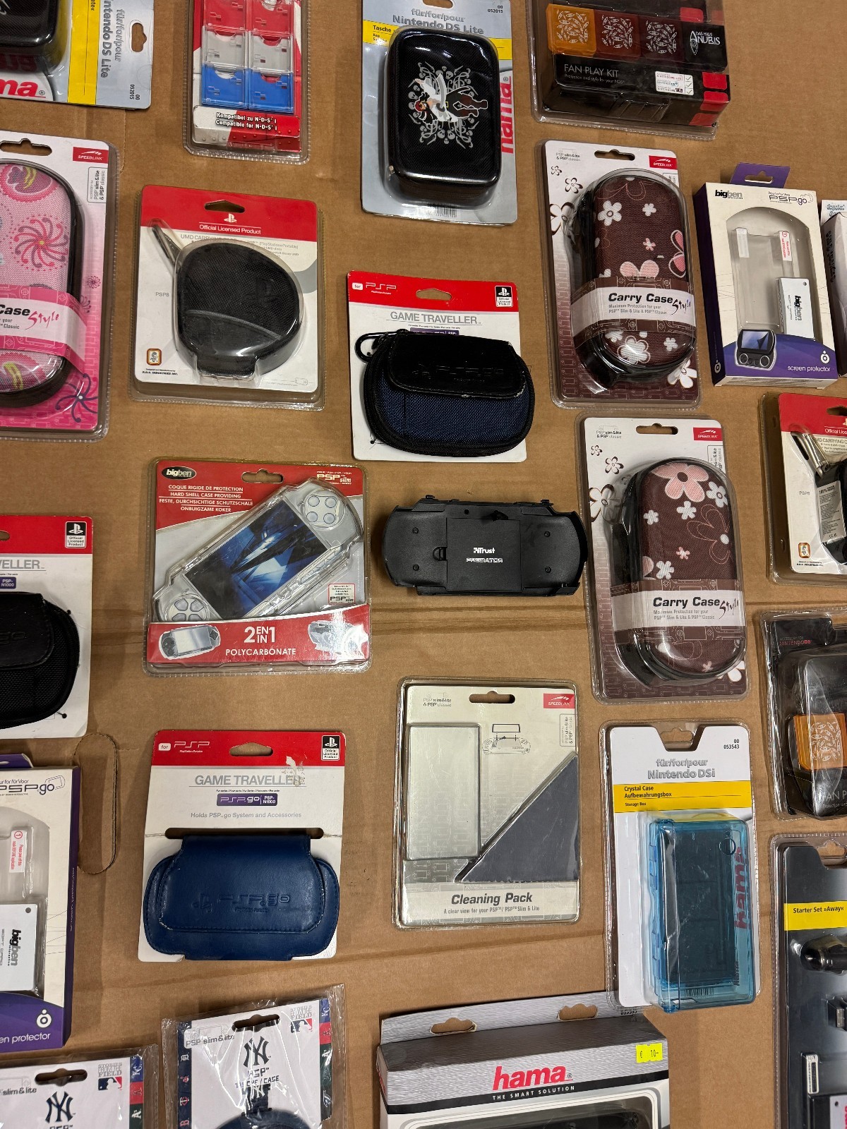 MEGA Retro Bundle Sony PSP, Nintendo DS, 3DS XL Bags Cases Clean NEW!
