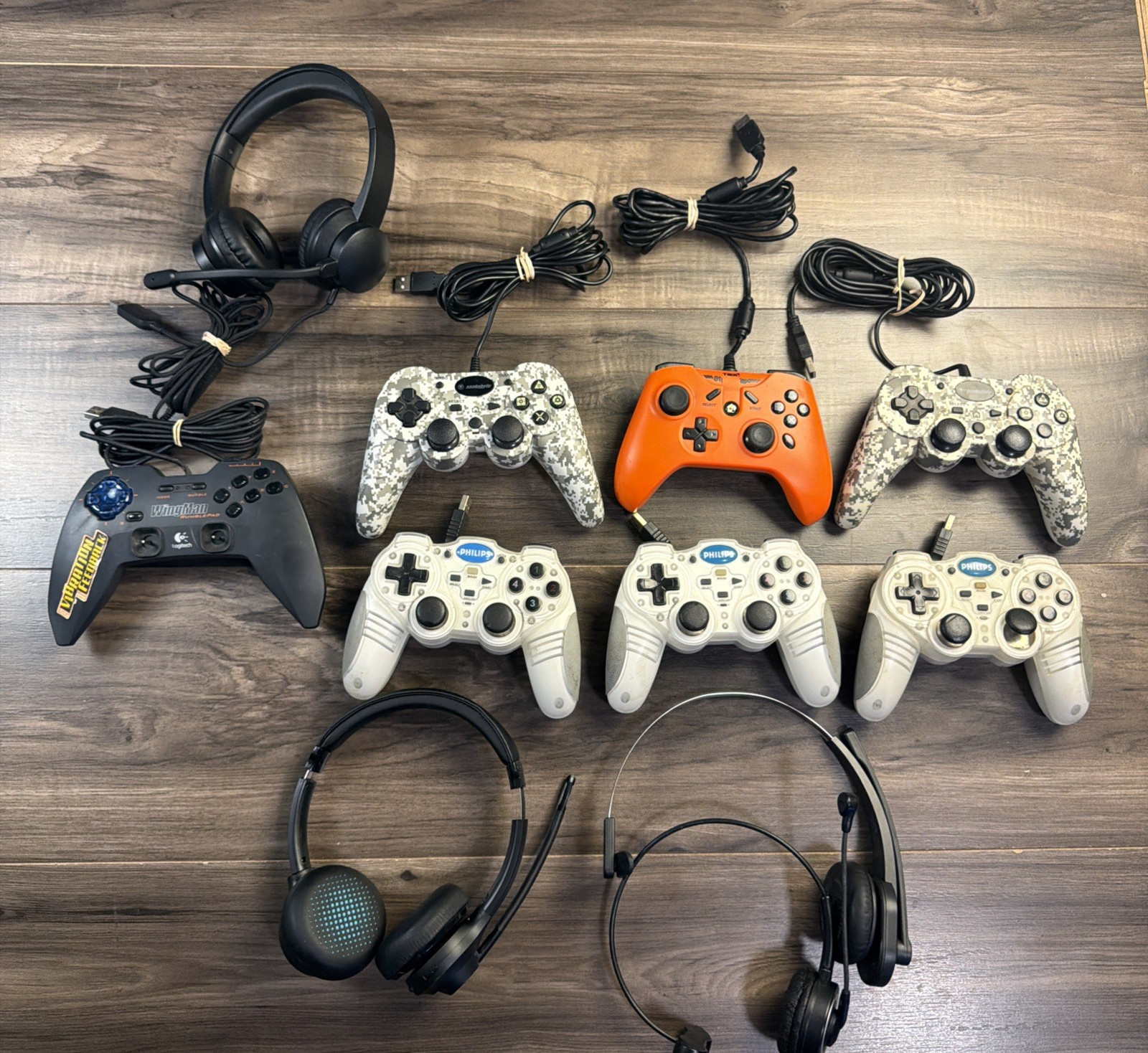 LOT OF Mixed Gaming Controllers for PlayStation, PC, Logitech Philips *UNTESTED*