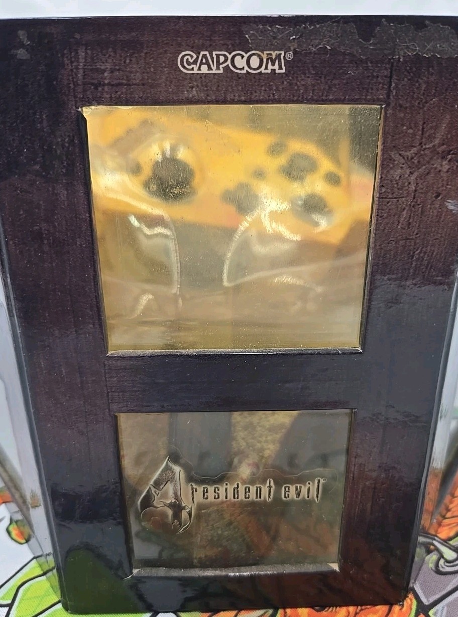 Nintendo Gamecube Resident Evil 4 chainsaw controller complete in box W. Plastic
