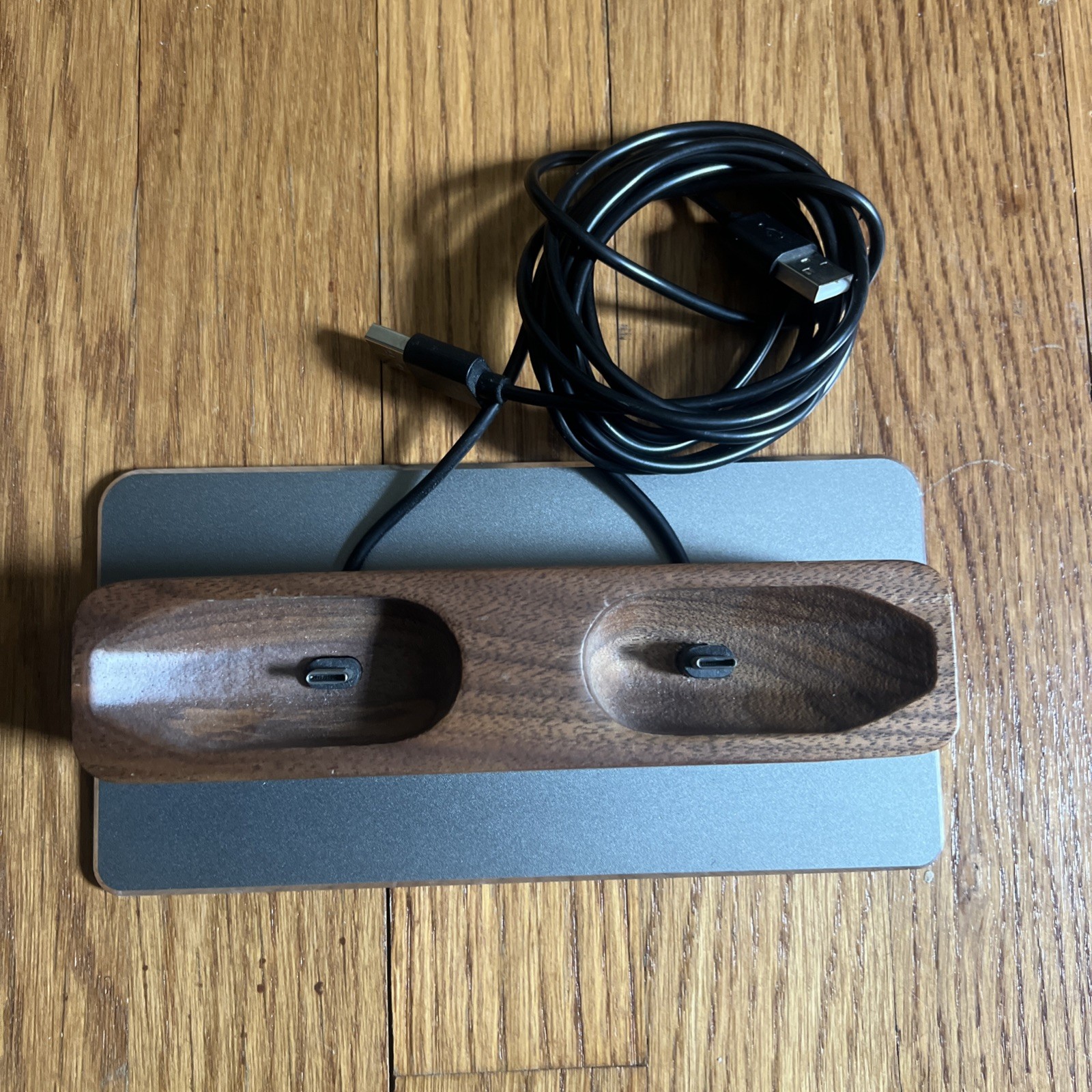 VRGE Charging Dock Stand Holder for Valve Index VR Controllers Wood/Silver
