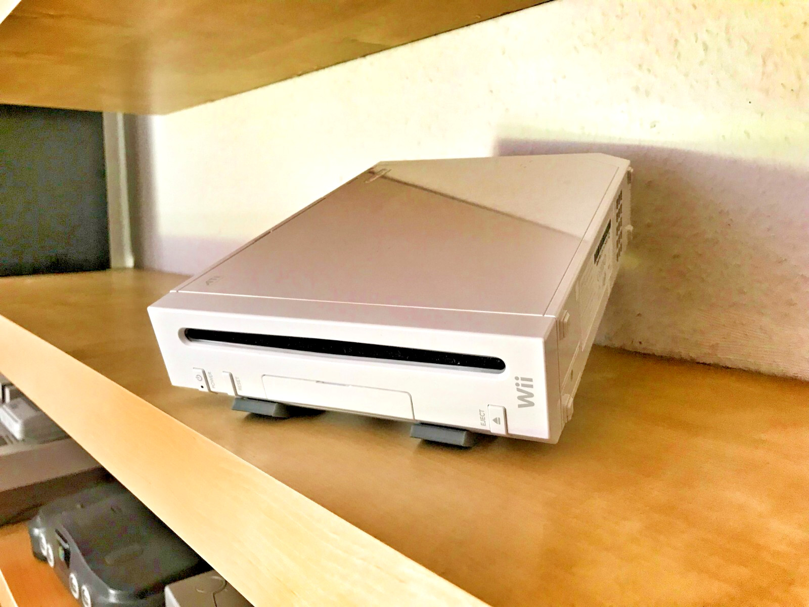 Universal game console stand display