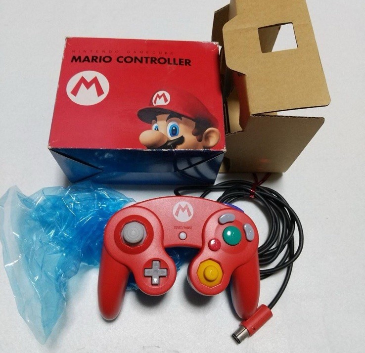 Club Nintendo Gamecube Mario controller w/box From Japan
