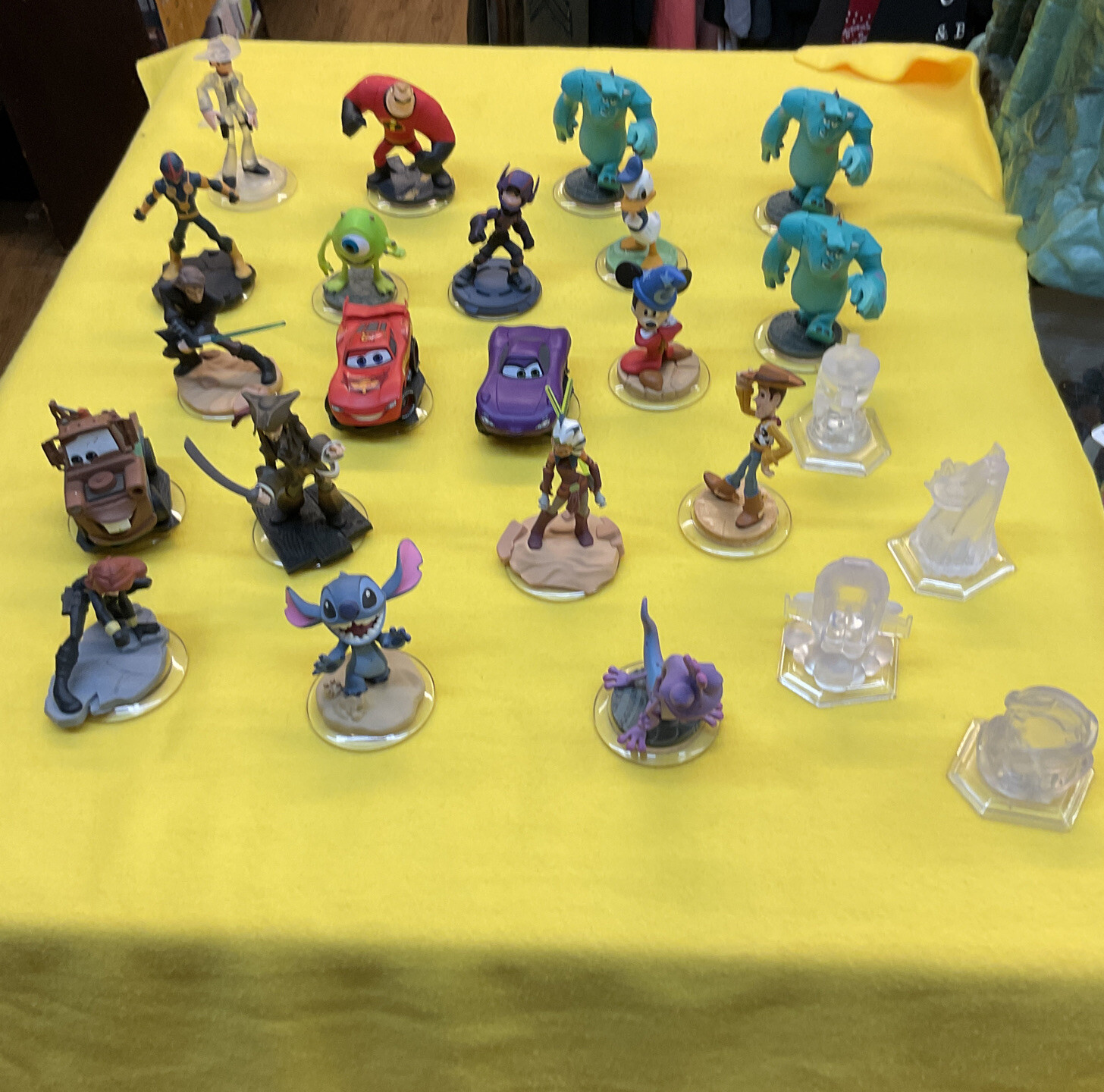 disney infinity figures lot as shown Lot Of 24