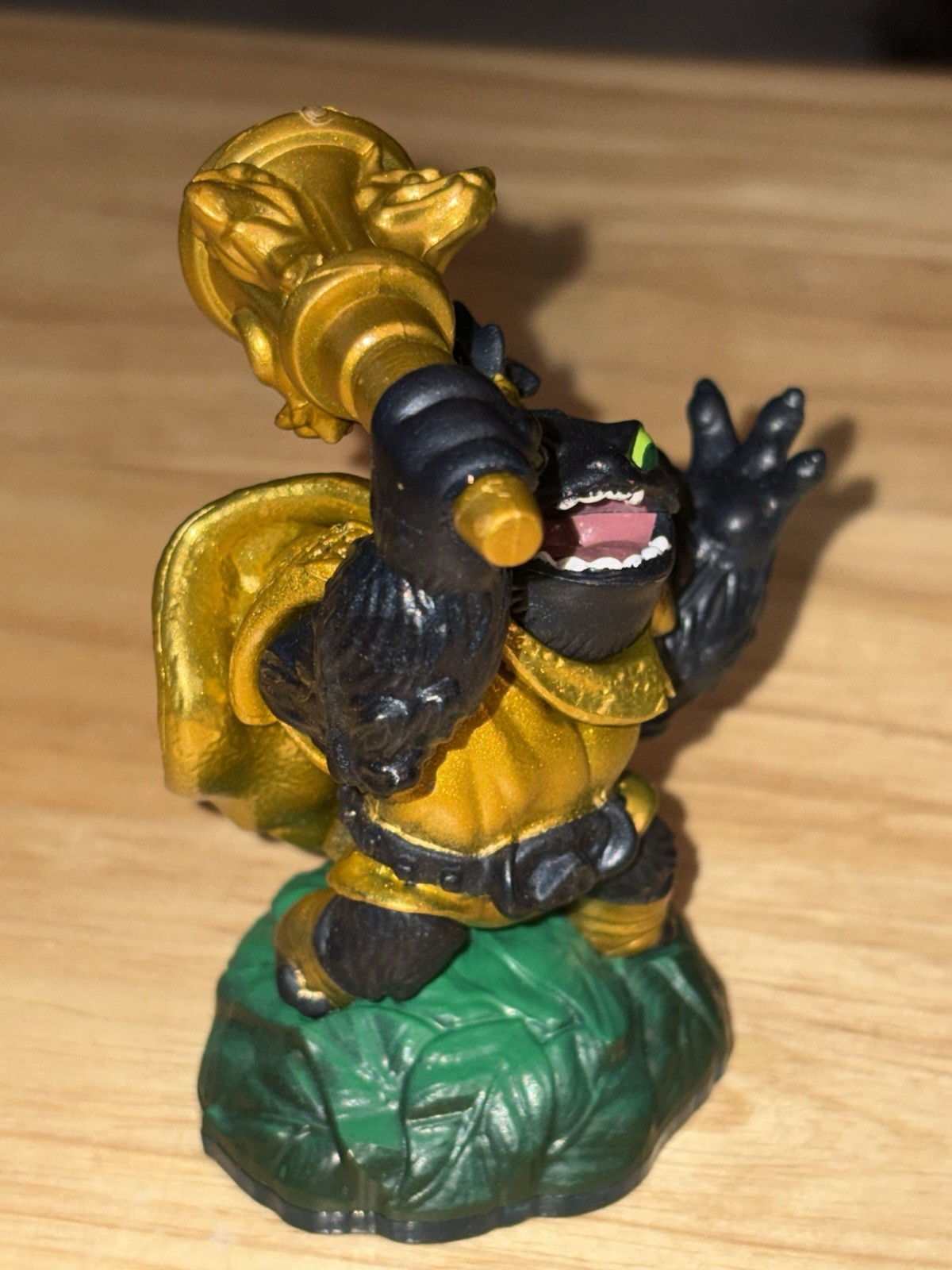 Skylanders Swapforce Legendary Zoo Lou Figure, Year 2013
