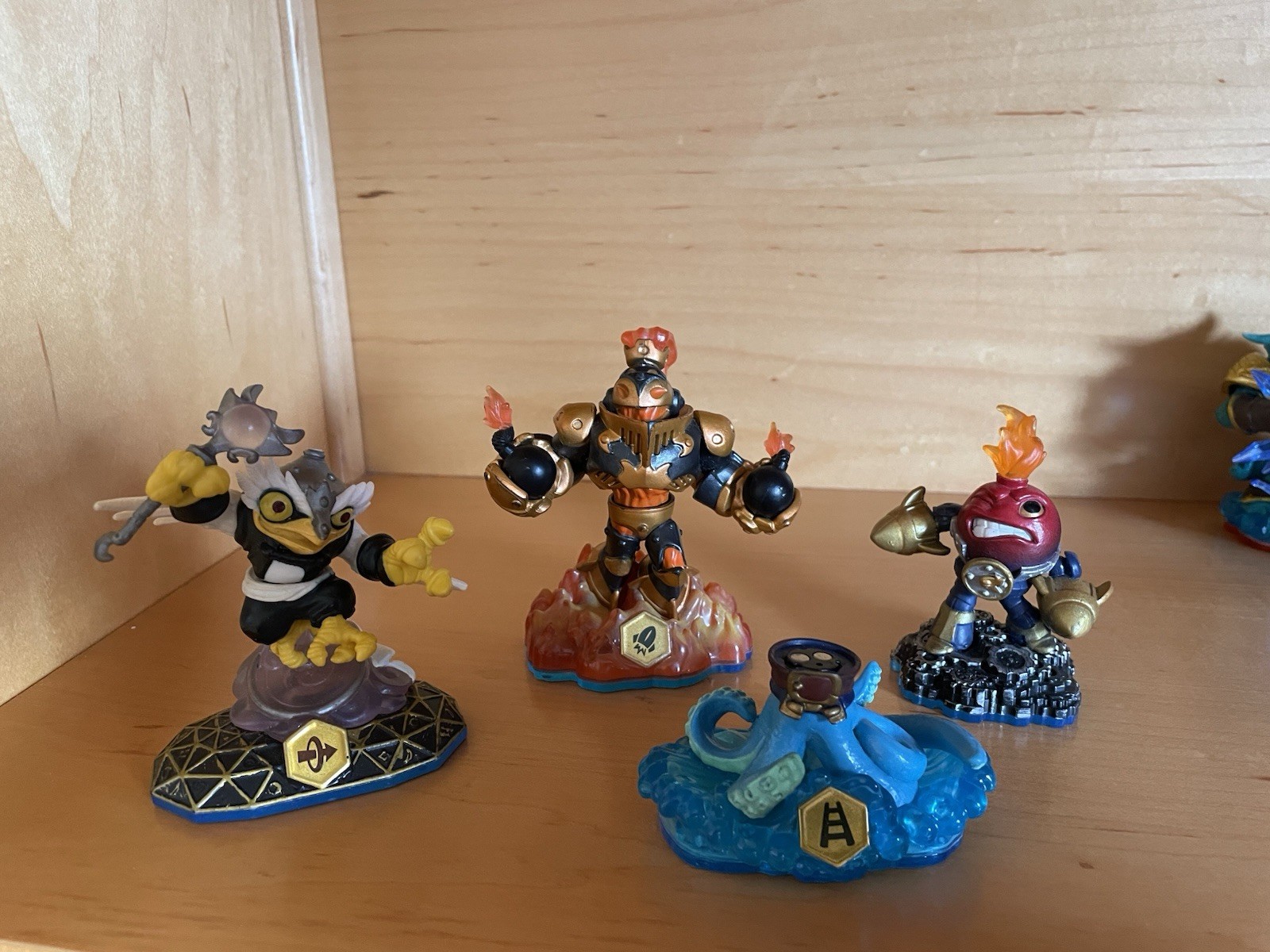 2013/2014 Activision Skylanders Trap Team Figures 10+ Piece Bundle Untested Lot