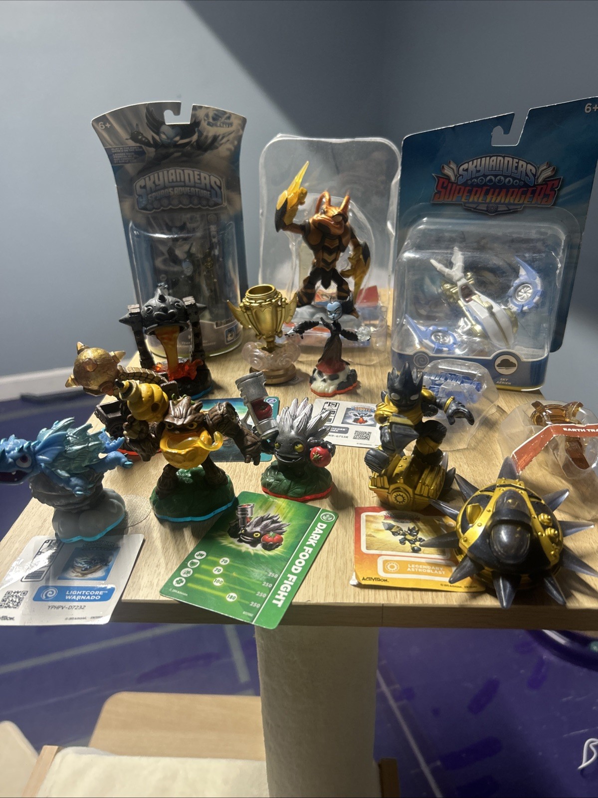 SKYLANDERS GIANTS, SUPERCHARGERS, SPYROS ADVENTURE LOT OF 8