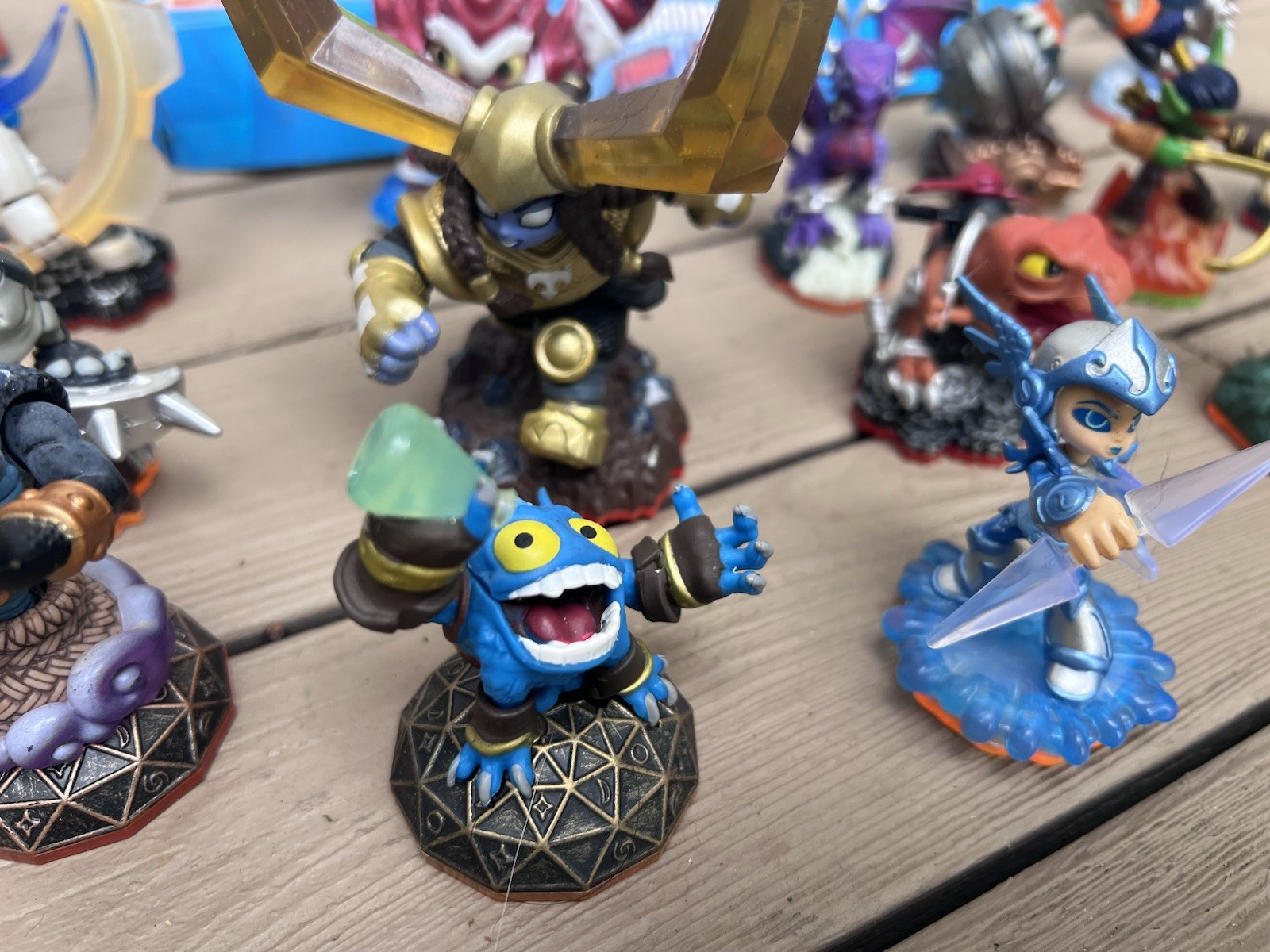SKYLANDERS Figures Huge Lot Swap force Trap Team Chest Crystal Traps Crate