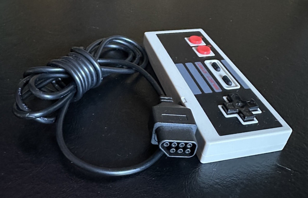 Tomee NES Retro Controller SEE PICTURES
