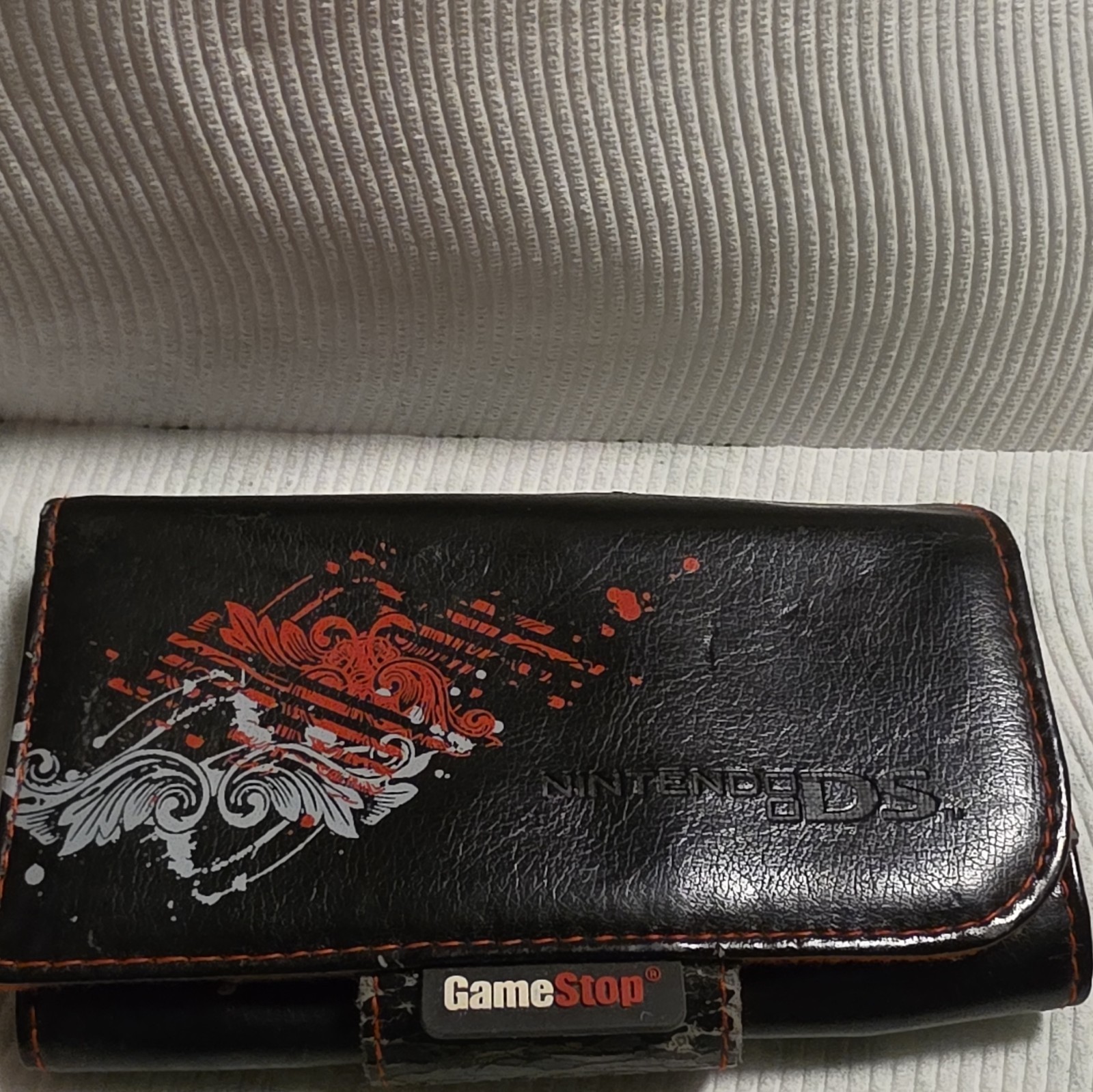 PowerA Nintendo DS Carrying Case Faux Leather Black/Red Padded w/ Card Slots