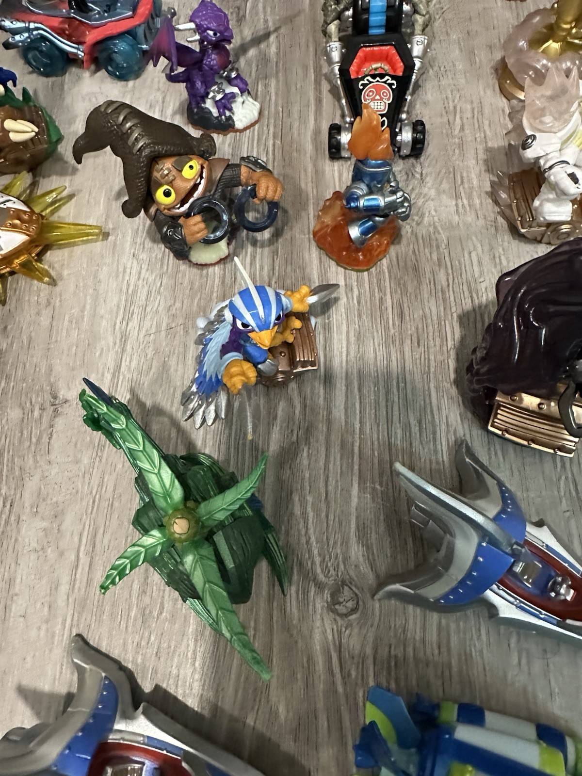 Skylanders Lot of 23 Figures Vehicles & Creation Crystal Untested Pre-Owned