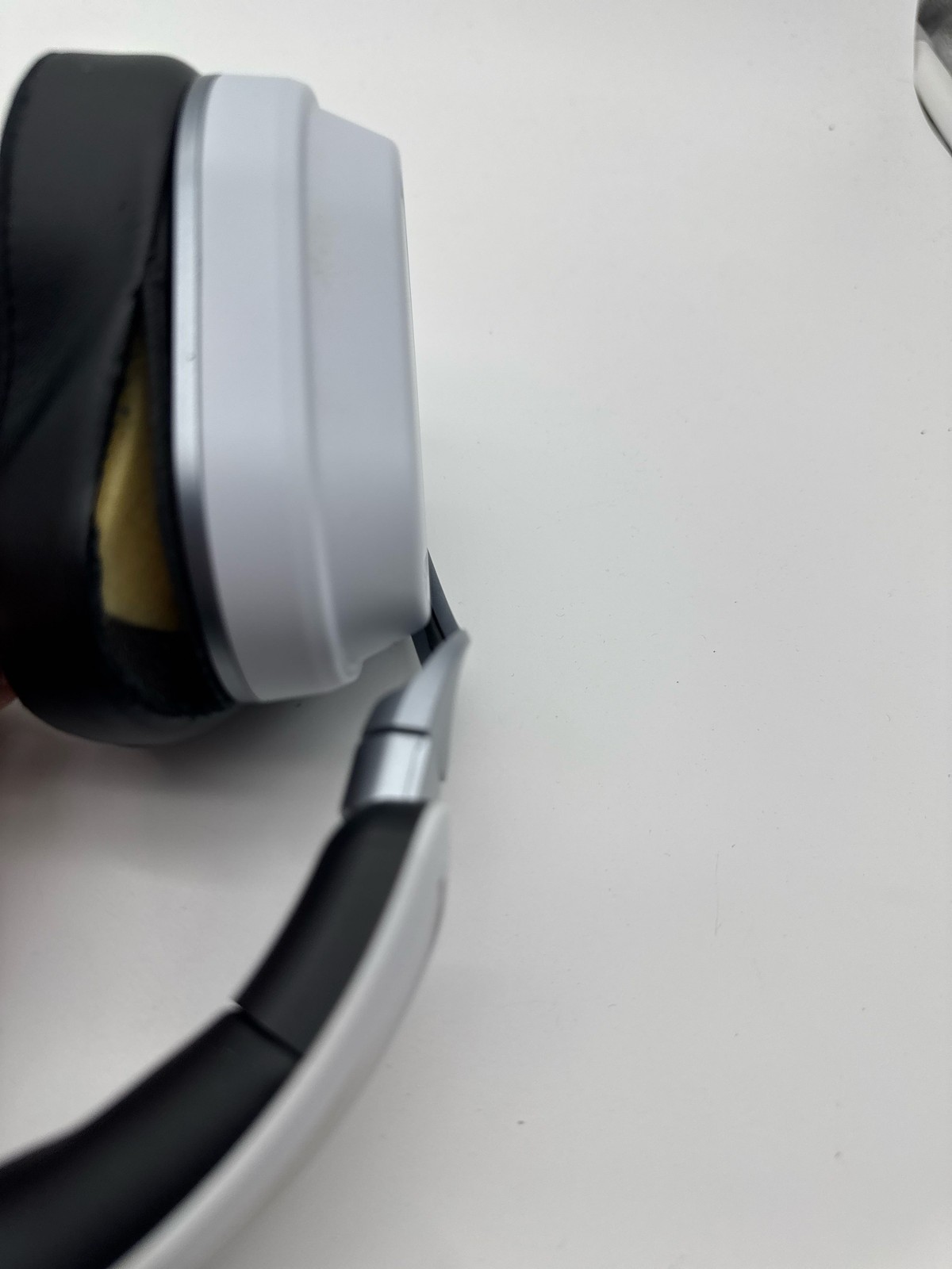Turtle Beach Stealth 700 Gen 3 Wireless Gaming Headset Bluetooth PS5 White