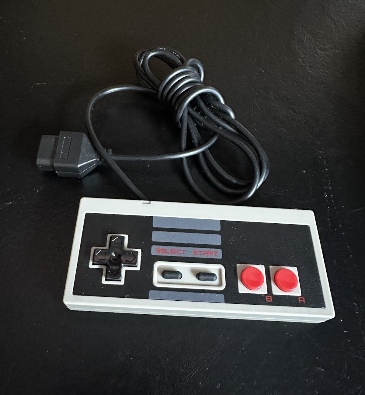 Tomee NES Retro Controller SEE PICTURES