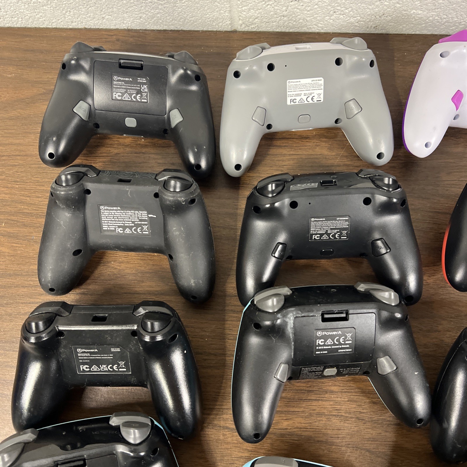 Lot of 30 Mixed PowerA PDP Hori Controllers for Nintendo Switch – ⚠️ UNTESTED