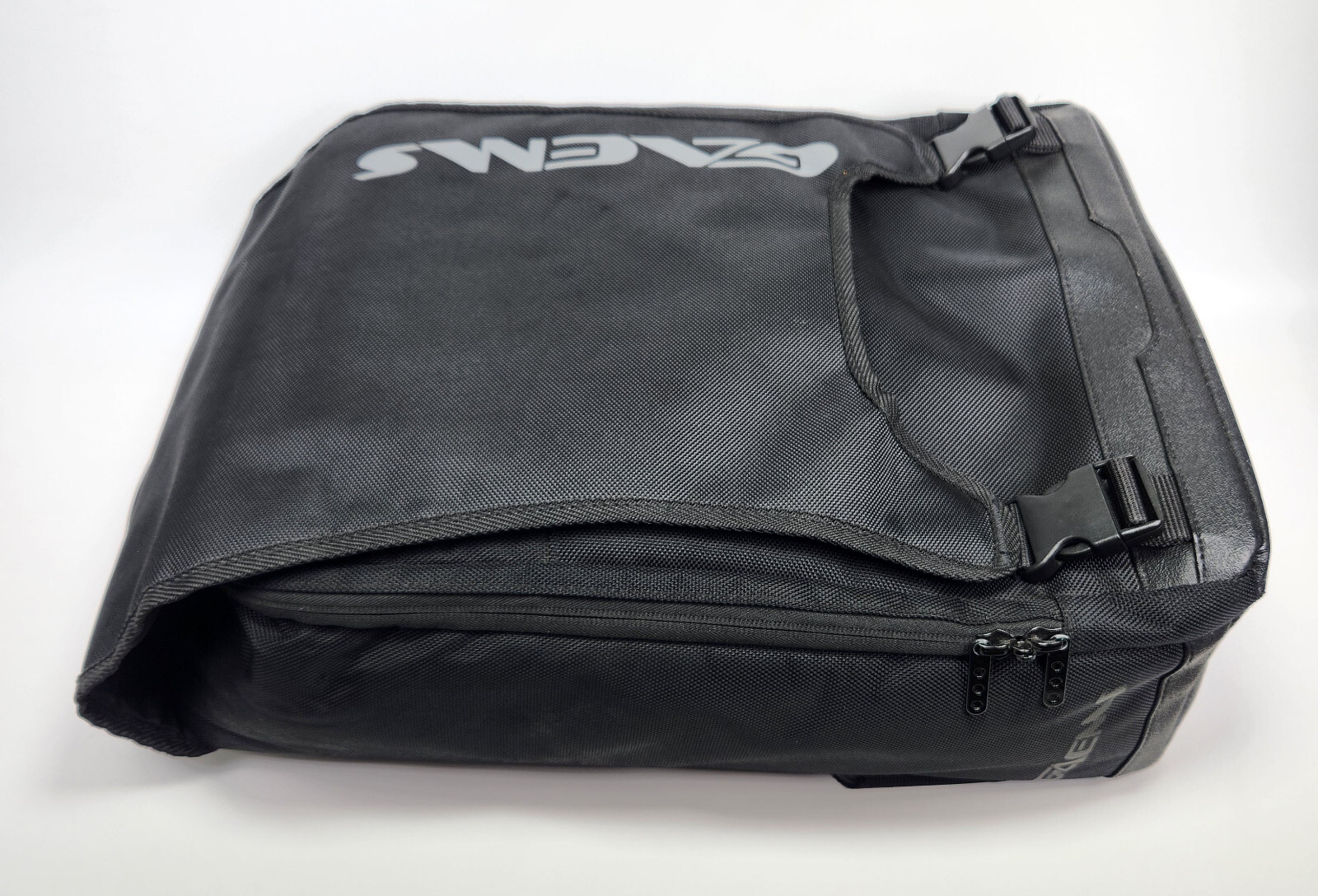 Gaems Portable Gaming Backpack Universal Travel Xbox PS4 PS3 Black Computer USED
