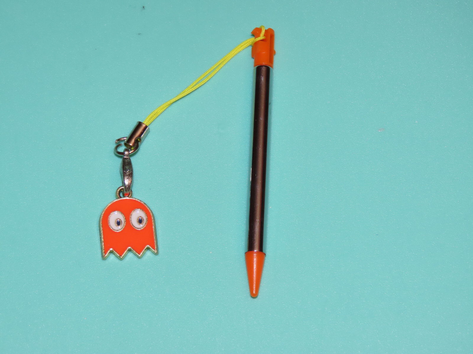 3DS Retractable Stylus Pac Ghost Charm – Stylus & Charm for Nintendo DS System