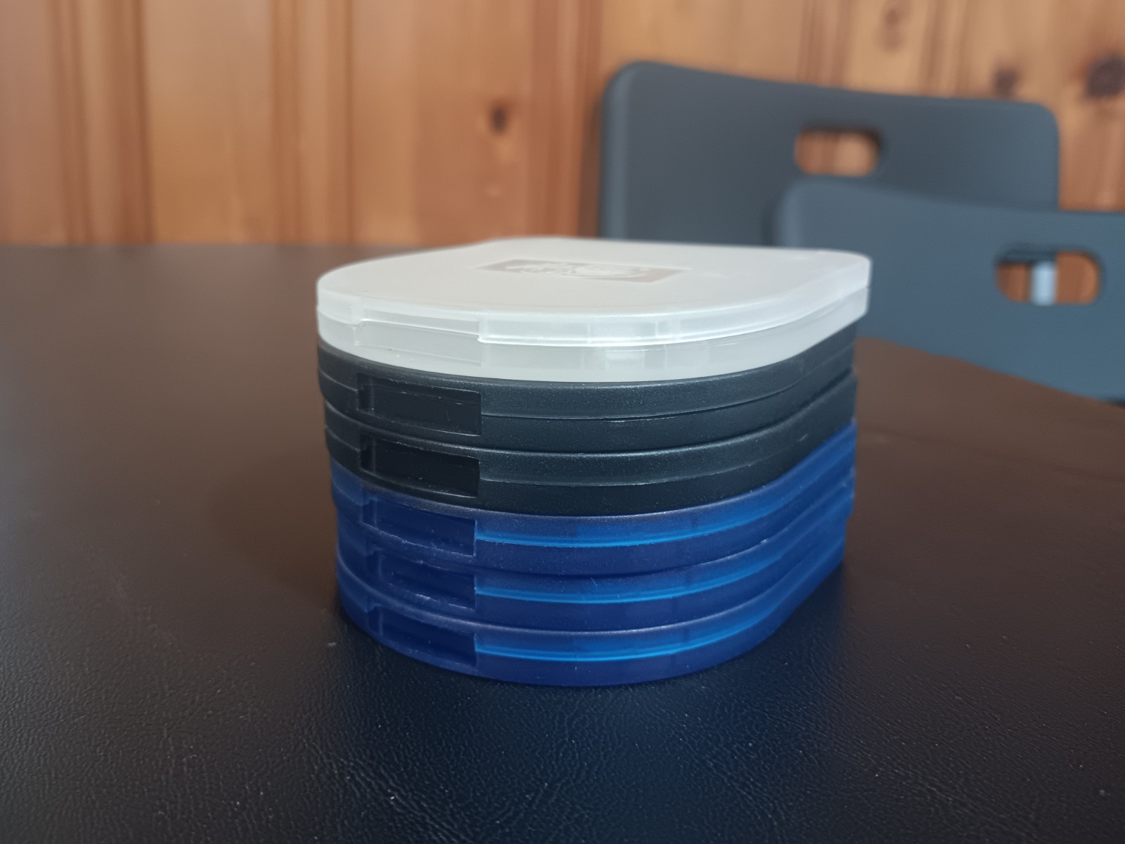 Mad Catz UMD Plastic Storage Case Lot 6 Total PSP Clear Black Blue 2005