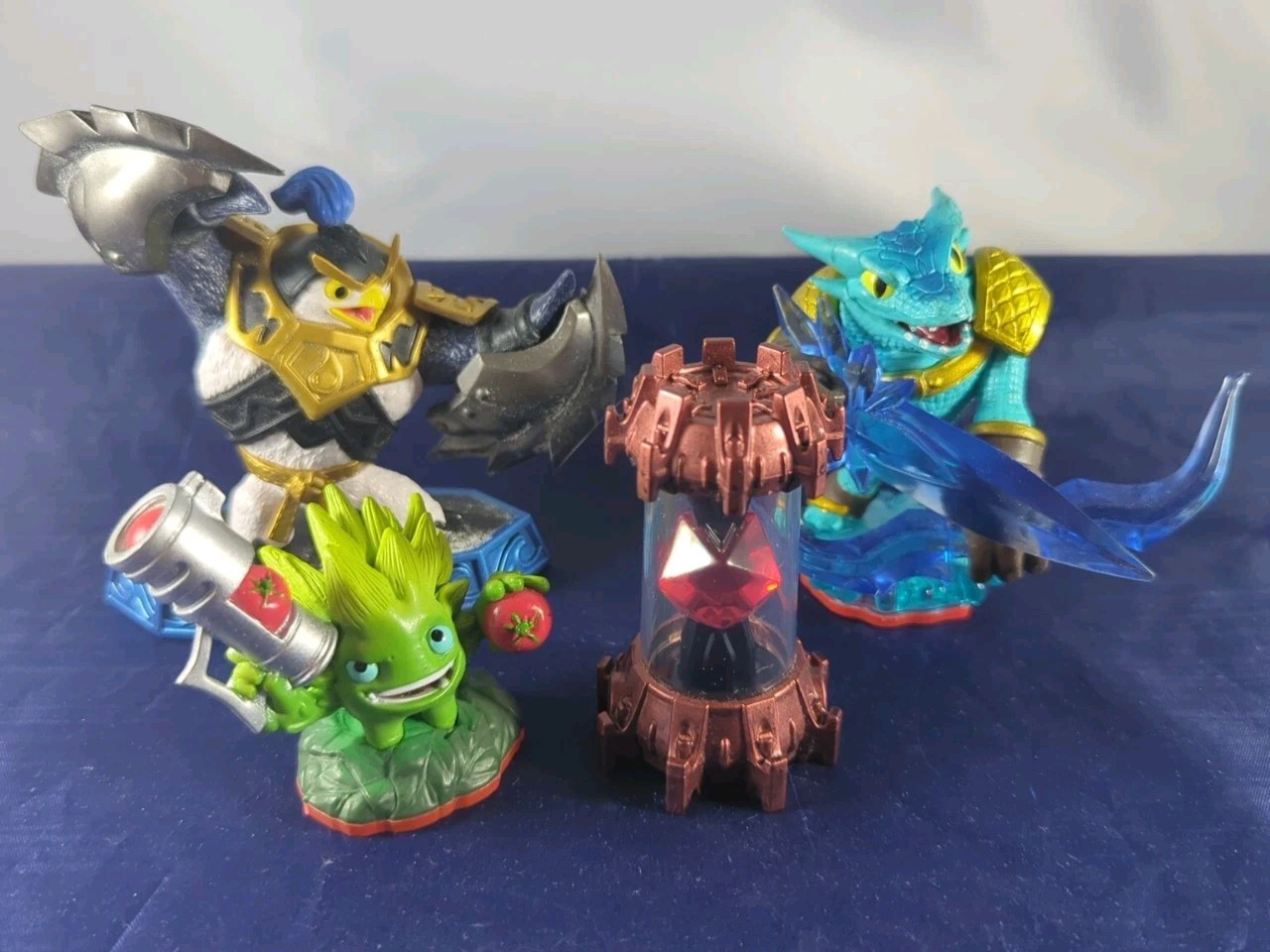 Skylanders Random 4 Figures Lot Great Condition