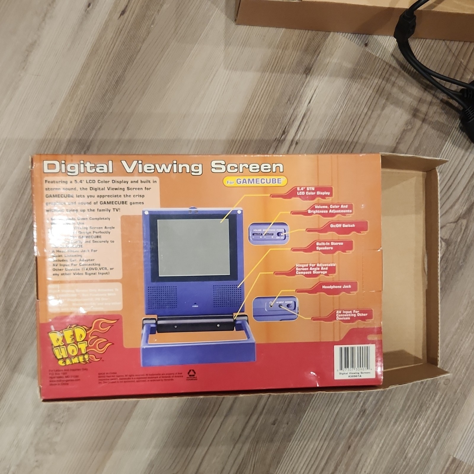 Red Hot Games Digital Viewing Screen for Nintendo GameCube Blue w/ Cables & Box