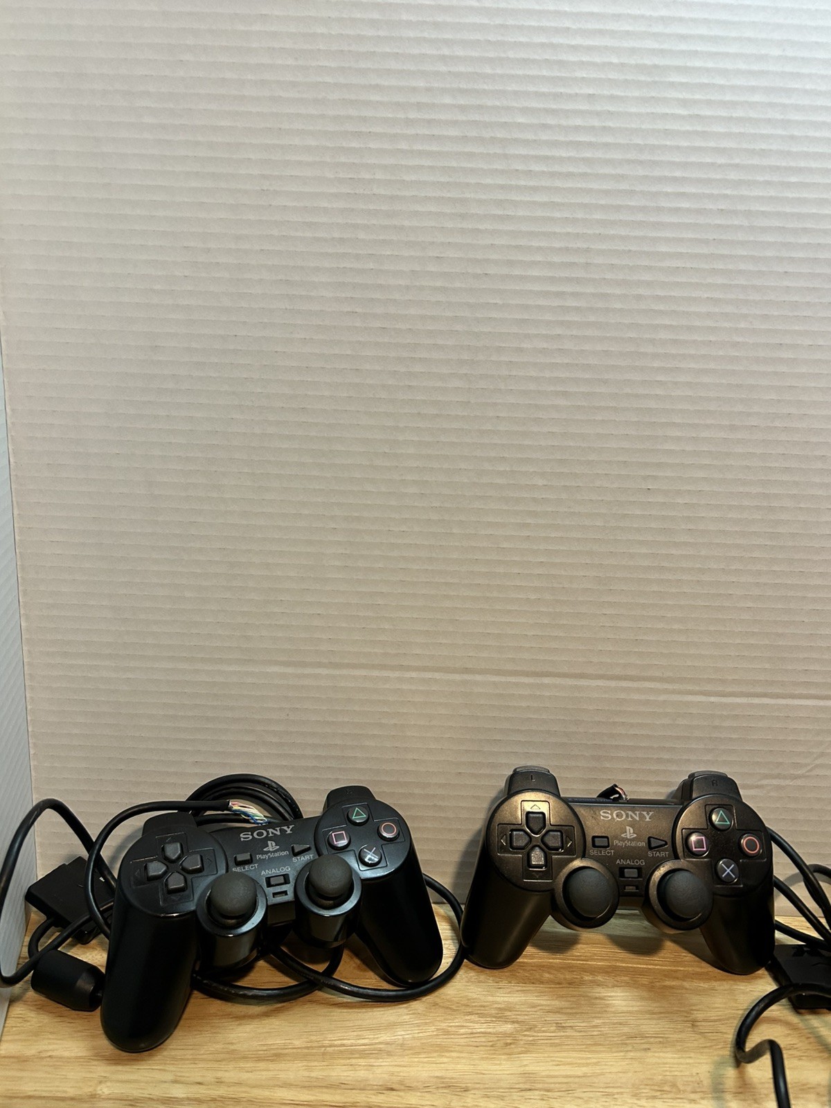 2 Genuine Sony PS2 Wired Controllers OEM DualShock PlayStation 2 -Black UNTESTED