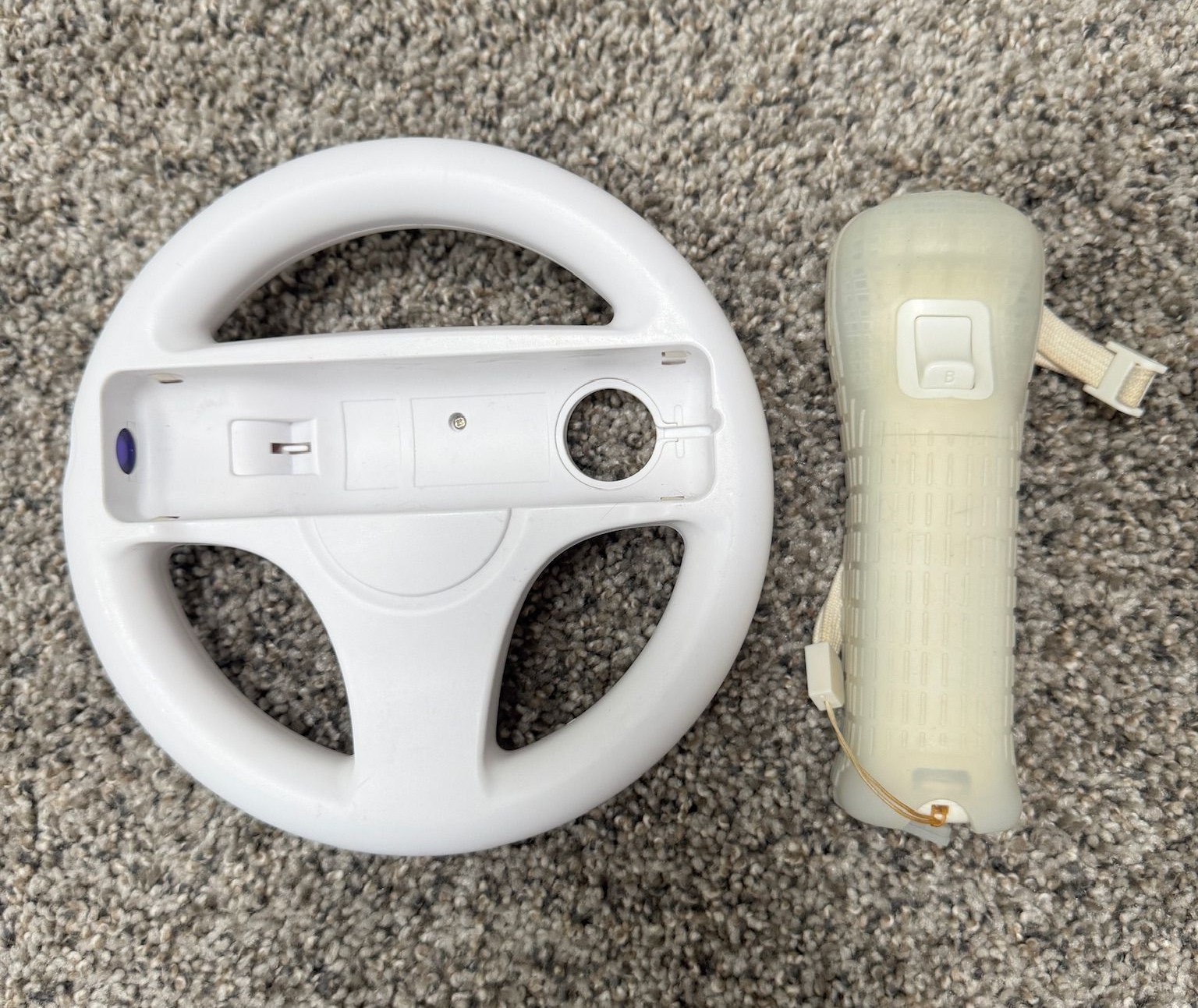 Nintendo Wii Bundle 2 Wii Remote Plus 3 Classic Controllers 2 Wheels Sensor Bar