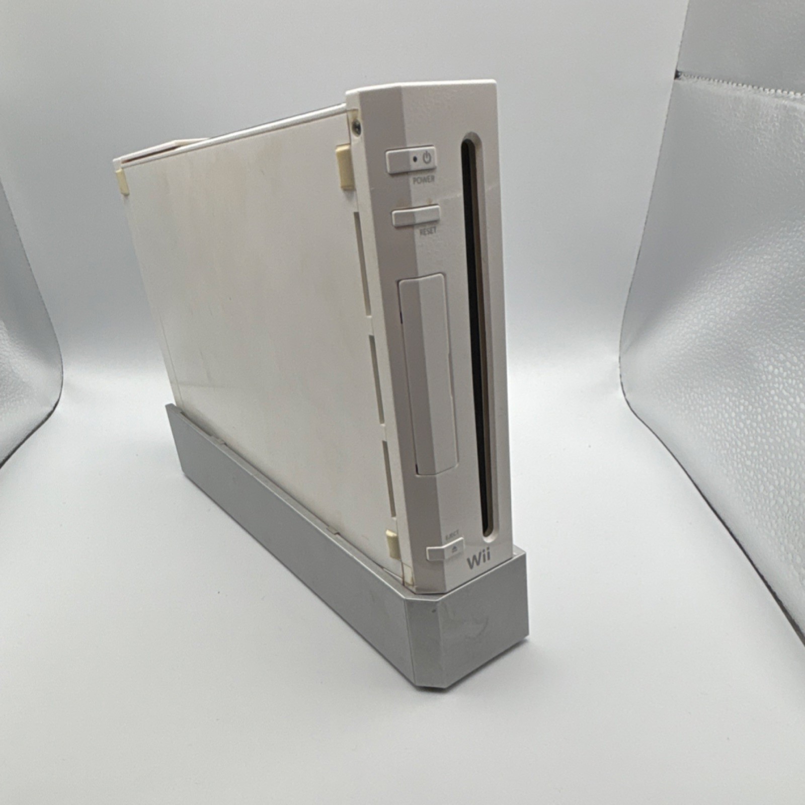 Gray Plastic External Stand Mount Accessory for Nintendo Wii Console Platform