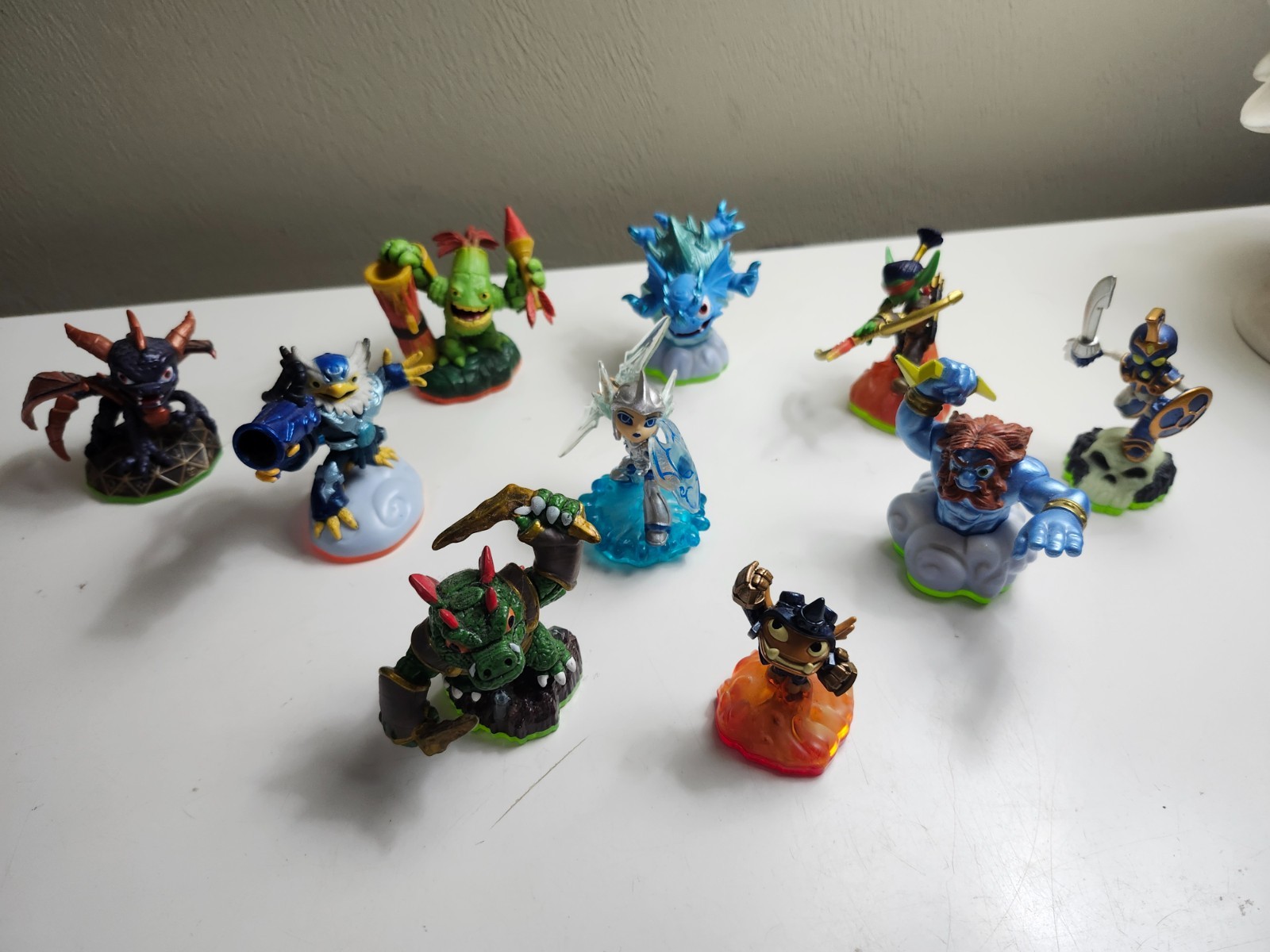 Skylanders Lot of 10 Various Figures No Duplicates