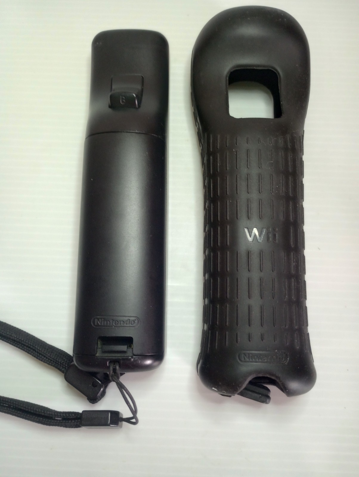 OEM Nintendo Wii Remote Motion Plus Controller Black RVL-036 w Silicone Sleeve