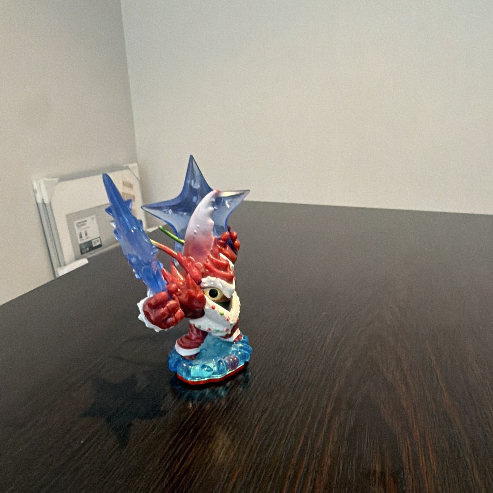 Skylanders Star Strike Light-Up Character Figure on Base – Skylanders Series