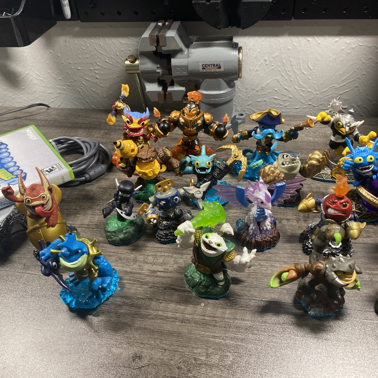 Skylanders Swap Force Lot Of 23 Figures & Portal & Game Xbox 360 Tested Spyro