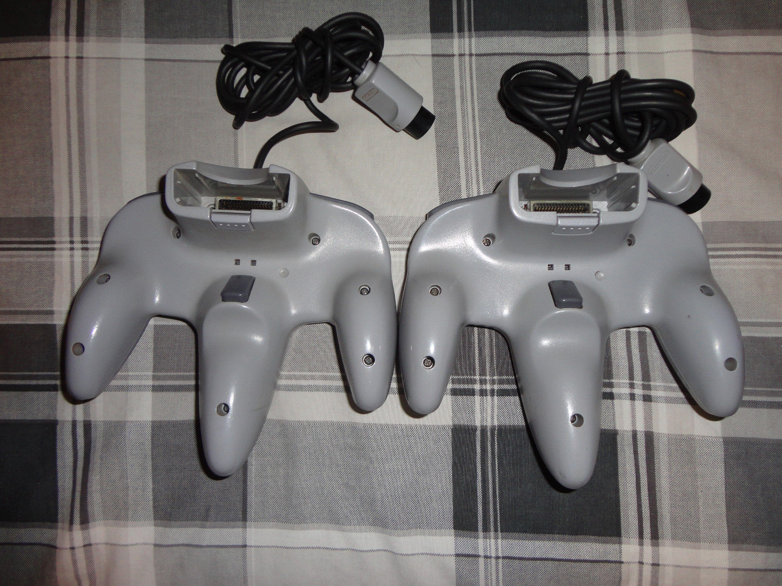 (2) N64 NINTENDO 64 controller ,yellow, red, gray, black, purple, blue, ORIGINAL