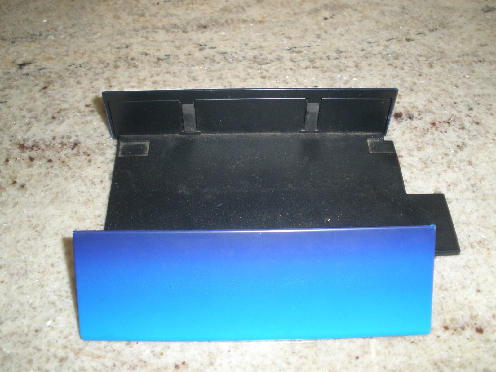 SONY PLAYSTATION BLUE VERTICAL STAND SCPH-10040
