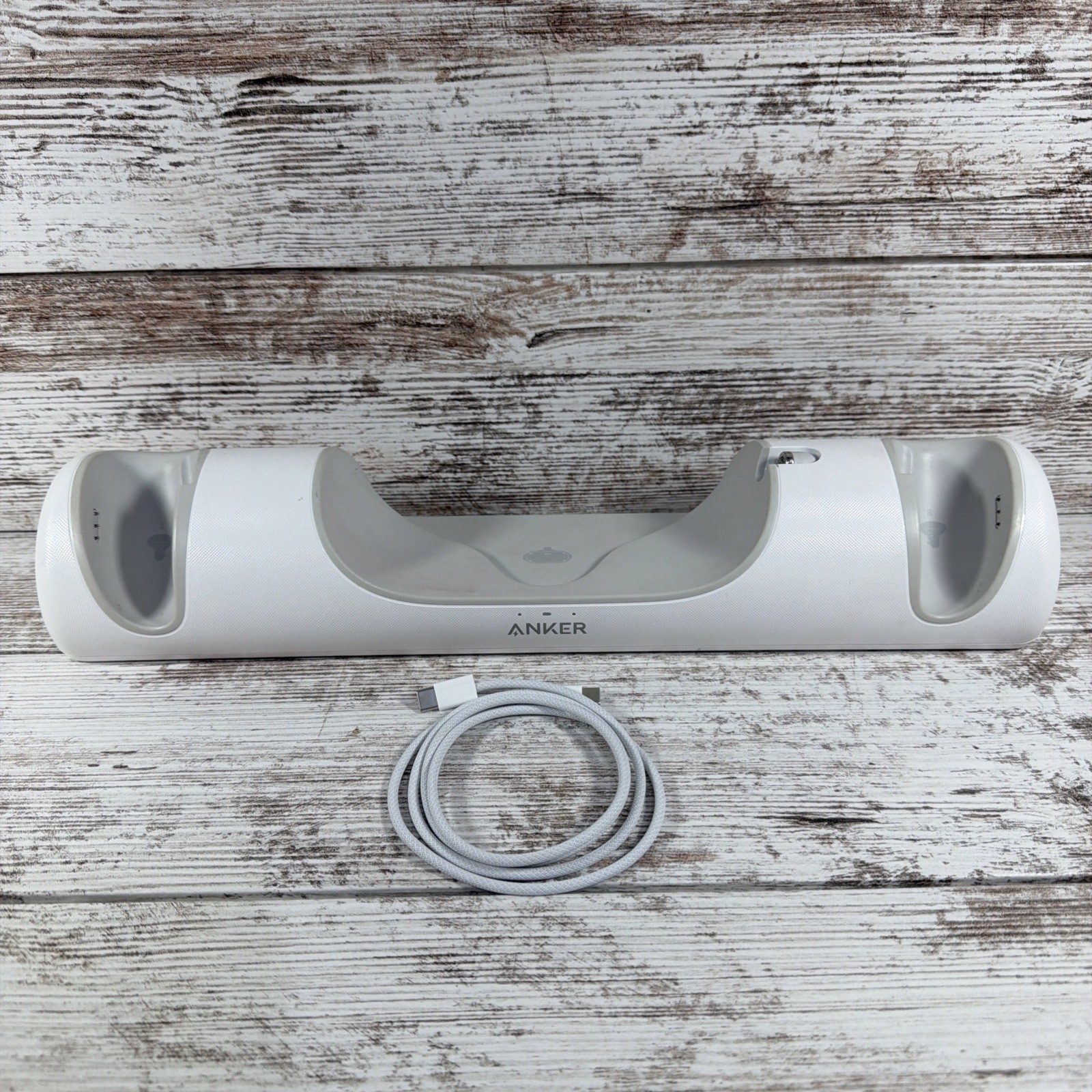 Anker Y1010 Charging Dock For Oculus Quest 2 Dock & USB-C Cable (HE1041626)
