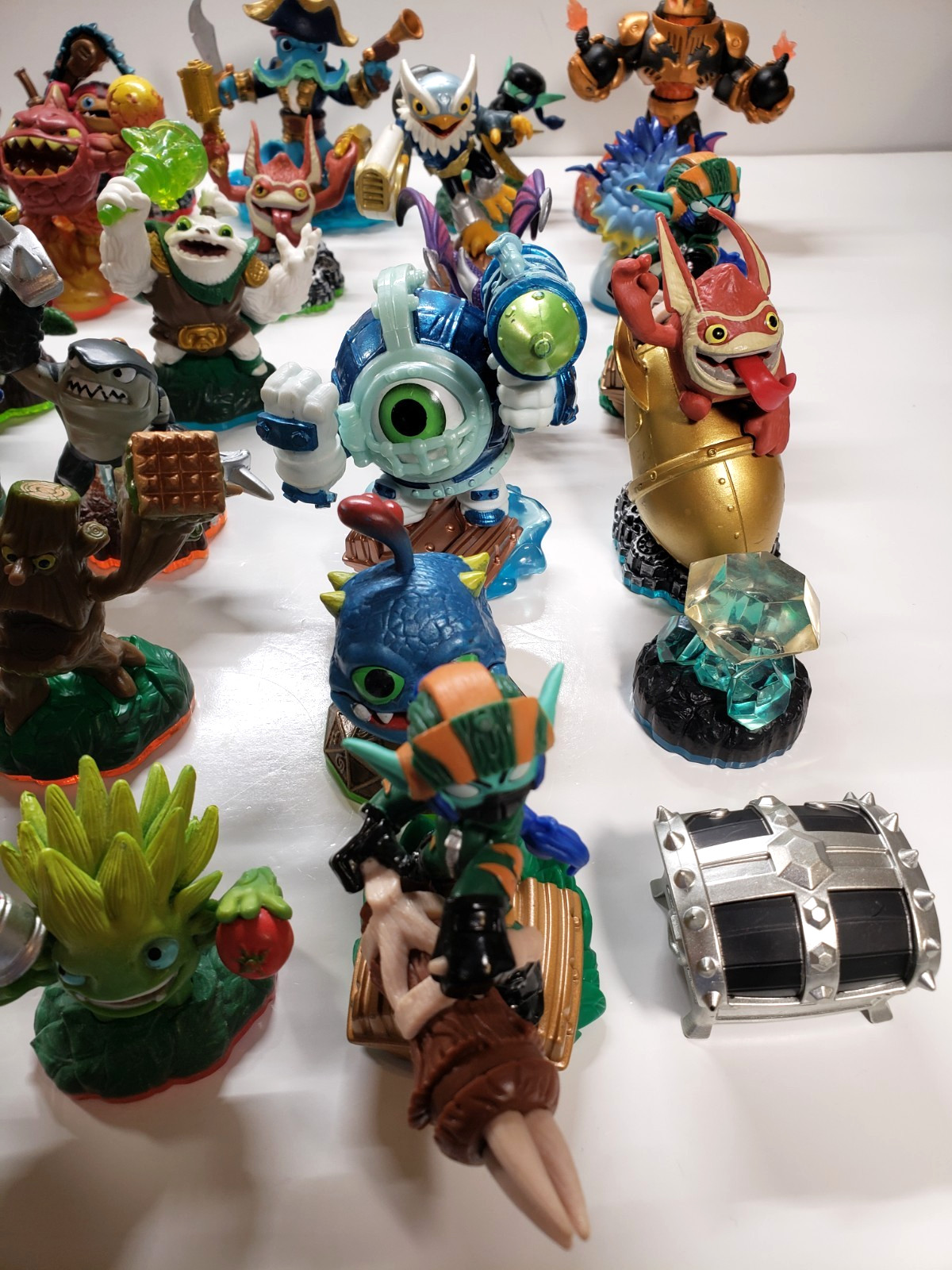 Skylanders Lot of 42 Figures – Superchargers Spyro’s Adventure Giants Swap Force