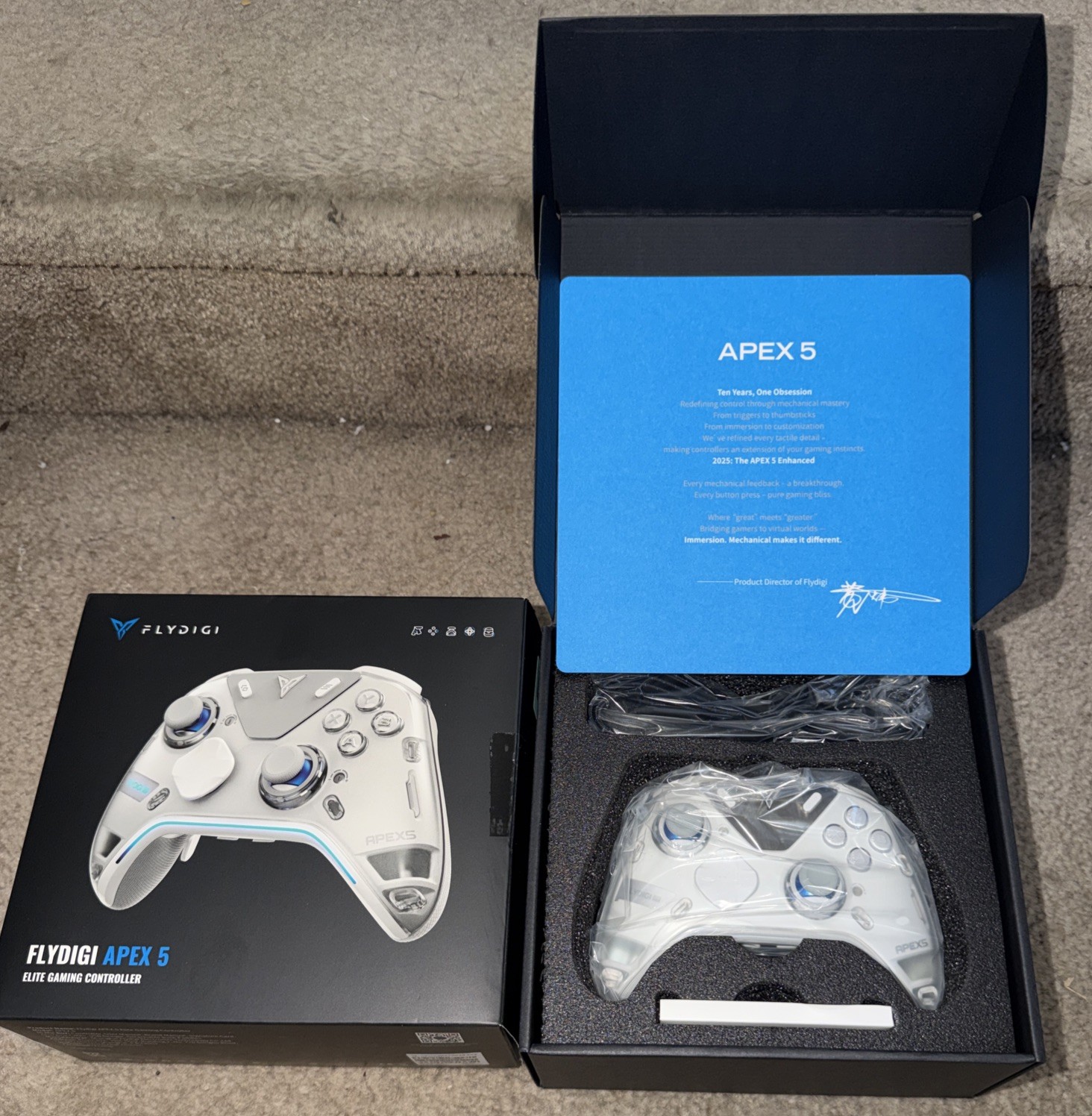 FLYDIGI Apex 5 Gaming Controller, Forceflex Joystick , ForceAdapt Triggers NEW