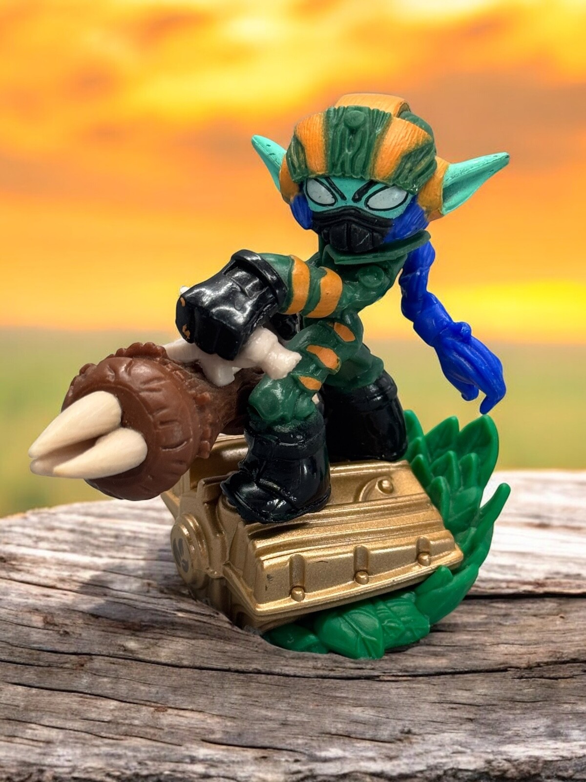 Skylanders Collectible Figurines Random Mixed lot 4 Toy for Portal Of Power Game