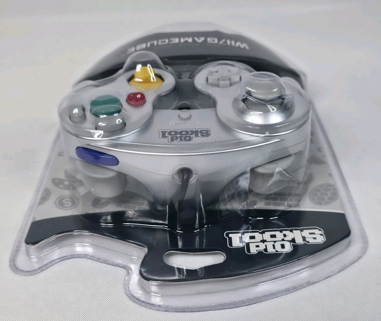 Old Skool Dual Analog Controller for Nintendo Game Cube and Wii – Silver