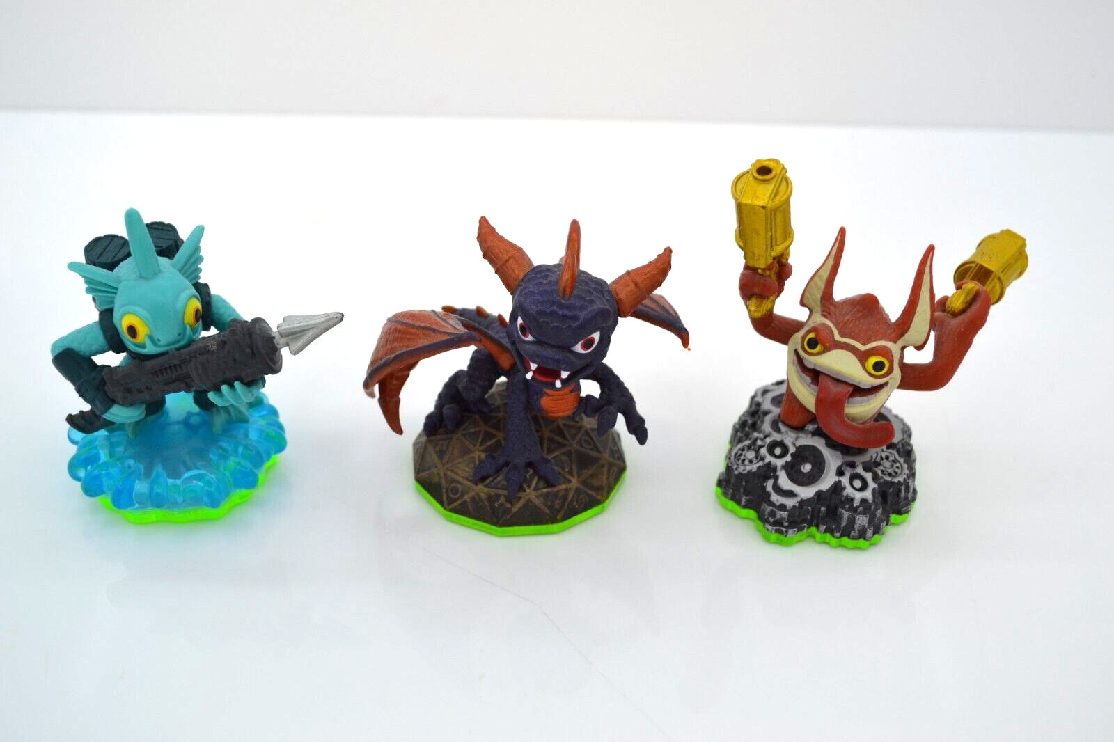 Skylanders Lot bundle of 3 Figures TRIGGER HAPPY GILL GRUNT SPYRO