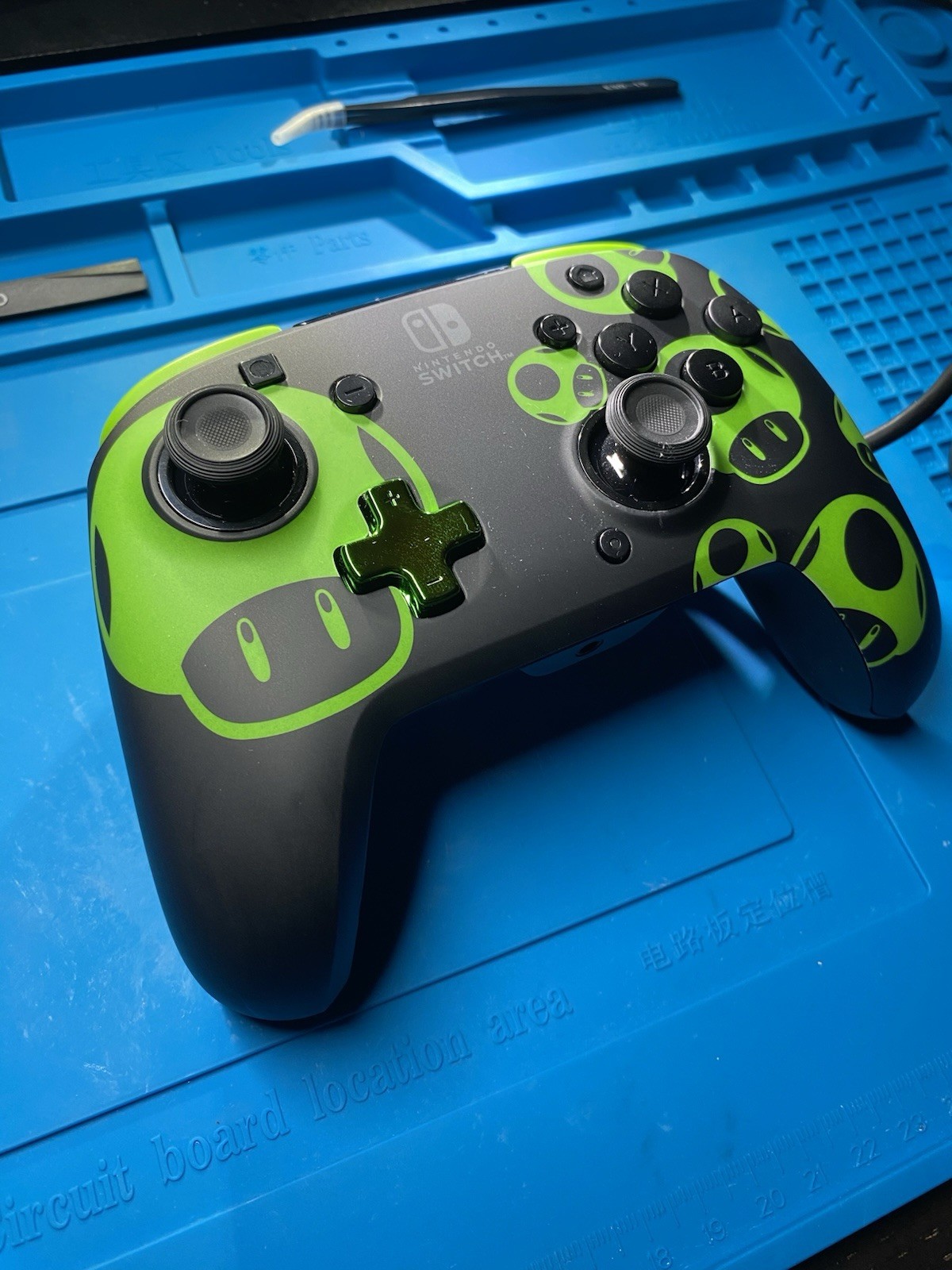 PDP REMATCH GLOW 1-Up Mushroom Wired Nintendo SwitchController