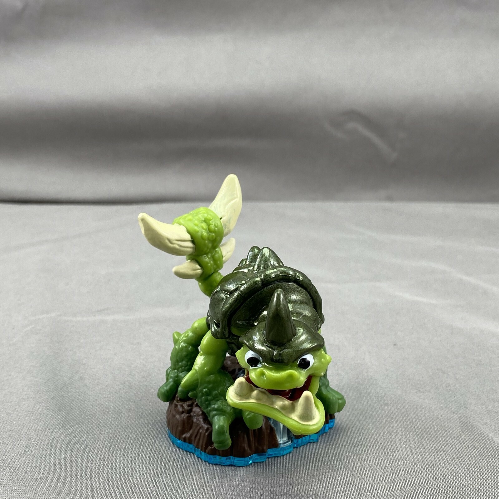 SKYLANDERS SWAP FORCE – SLOBBER TOOTH Earth Element Loose Figure with Card