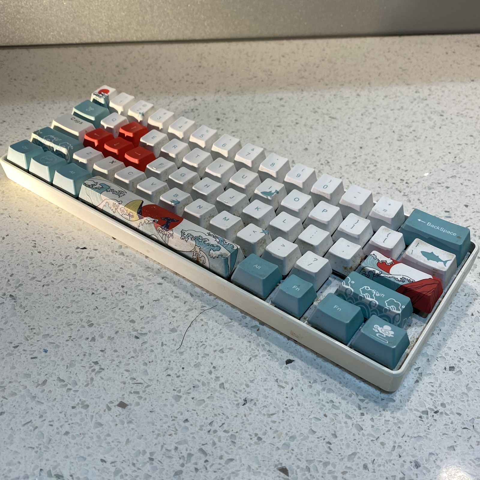 Geeky GK61 60% | Hot-Swappable Mechanical Gaming Keyboard | 61-Key Multicolor RG