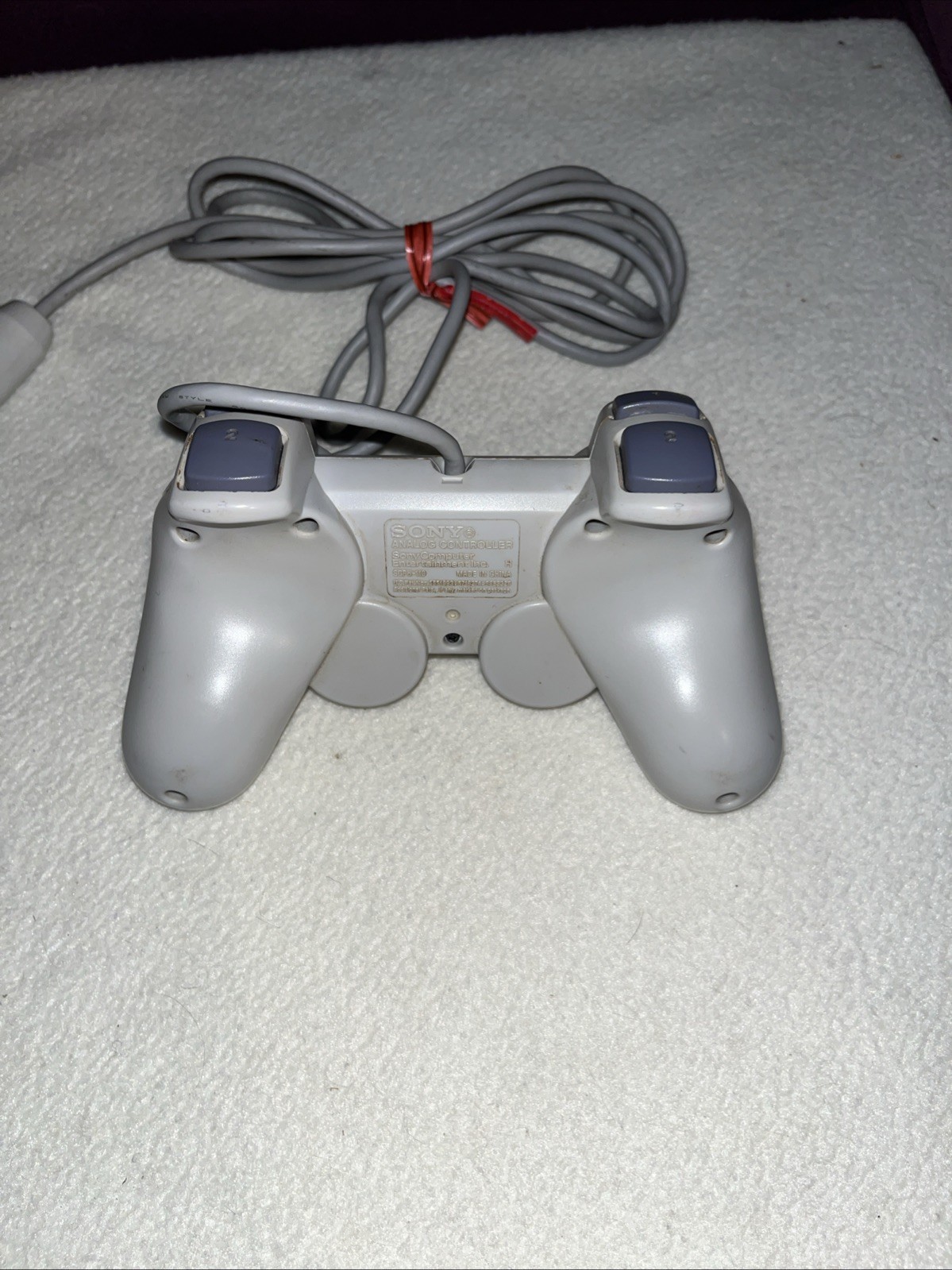 2x PLAYSTATION 2 PS2 Sony Controllers SCPH-10010 & SCPH-110 & 2 Memory 8mg Cards