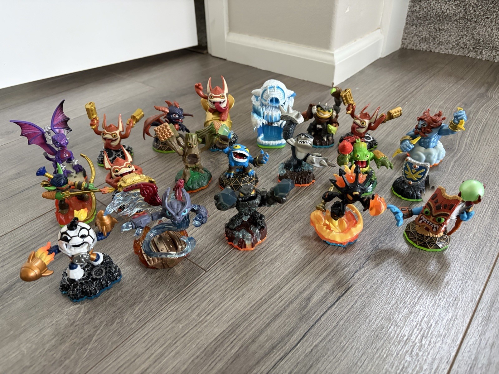 Skylanders Giants Mixed Lot of 20 Figures Activision Skylanders Figures