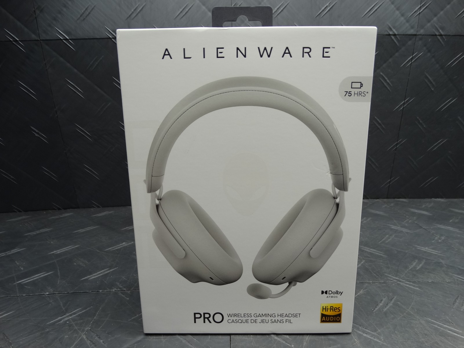 Alienware Pro Wireless Over-the-Ear Gaming Headset 520-BBKM