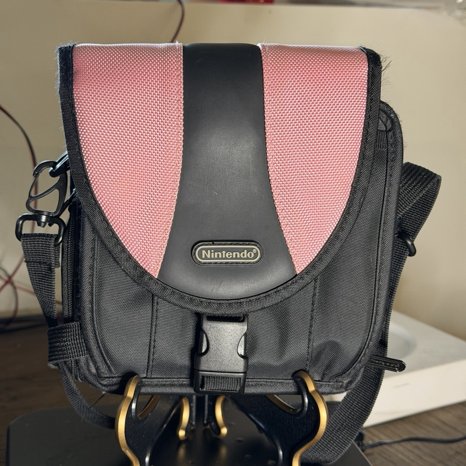 Offical Nintendo Ds DSL DSi Console Travel Bag Pink/Black Zippers Strap Pockets