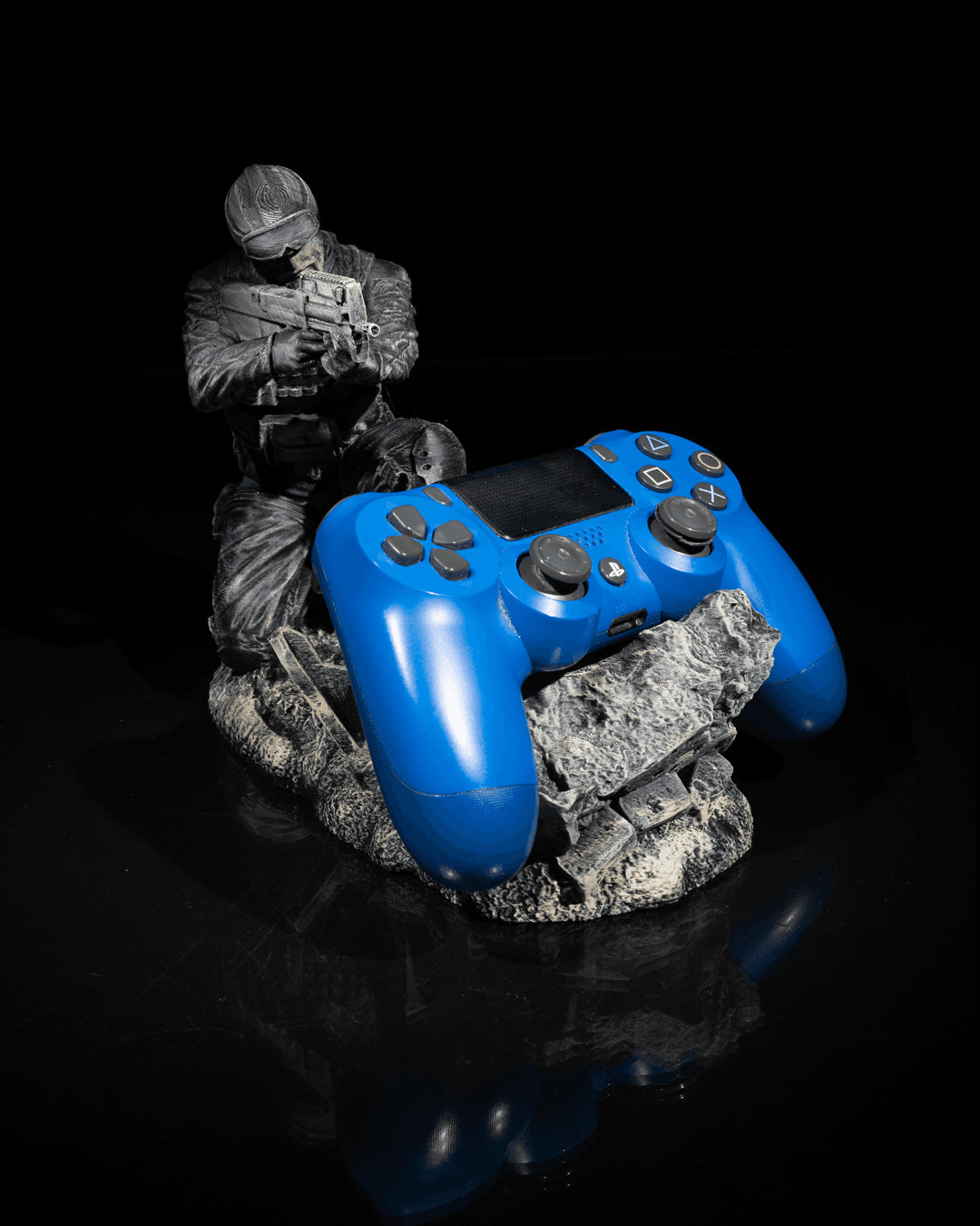 Barricade Soldier Controller Holder – 3D Printed Military Gaming Stand |