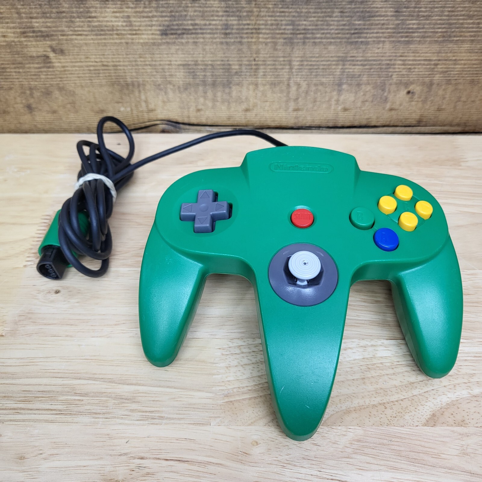 Nintendo 64 N64 OEM NUS-005 GREEN Controller Authentic With 256kb MEMORY CARD