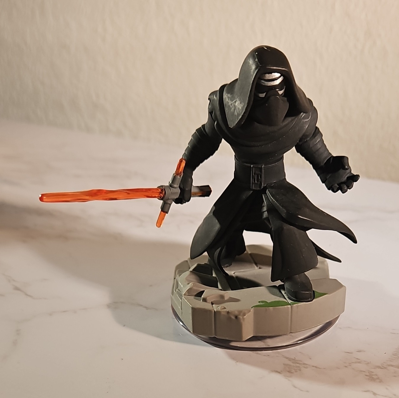 Disney Infinity 3.0 Star Wars Kylo Ren Character Figure Lights Up INF-1000231